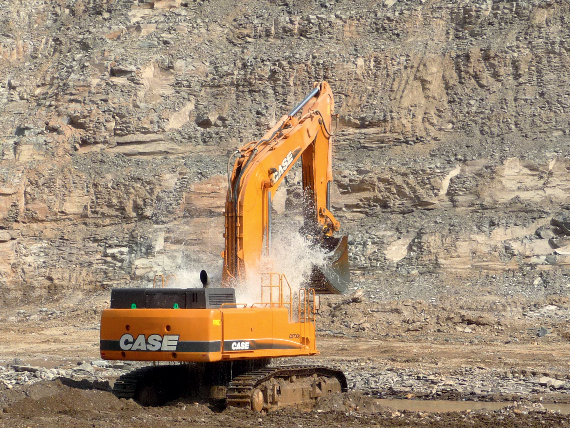 Case has developed a mass excavation of its powerful CX700B excavator aimd at high production earthmoving and truck load operations CASE CX700B excavator