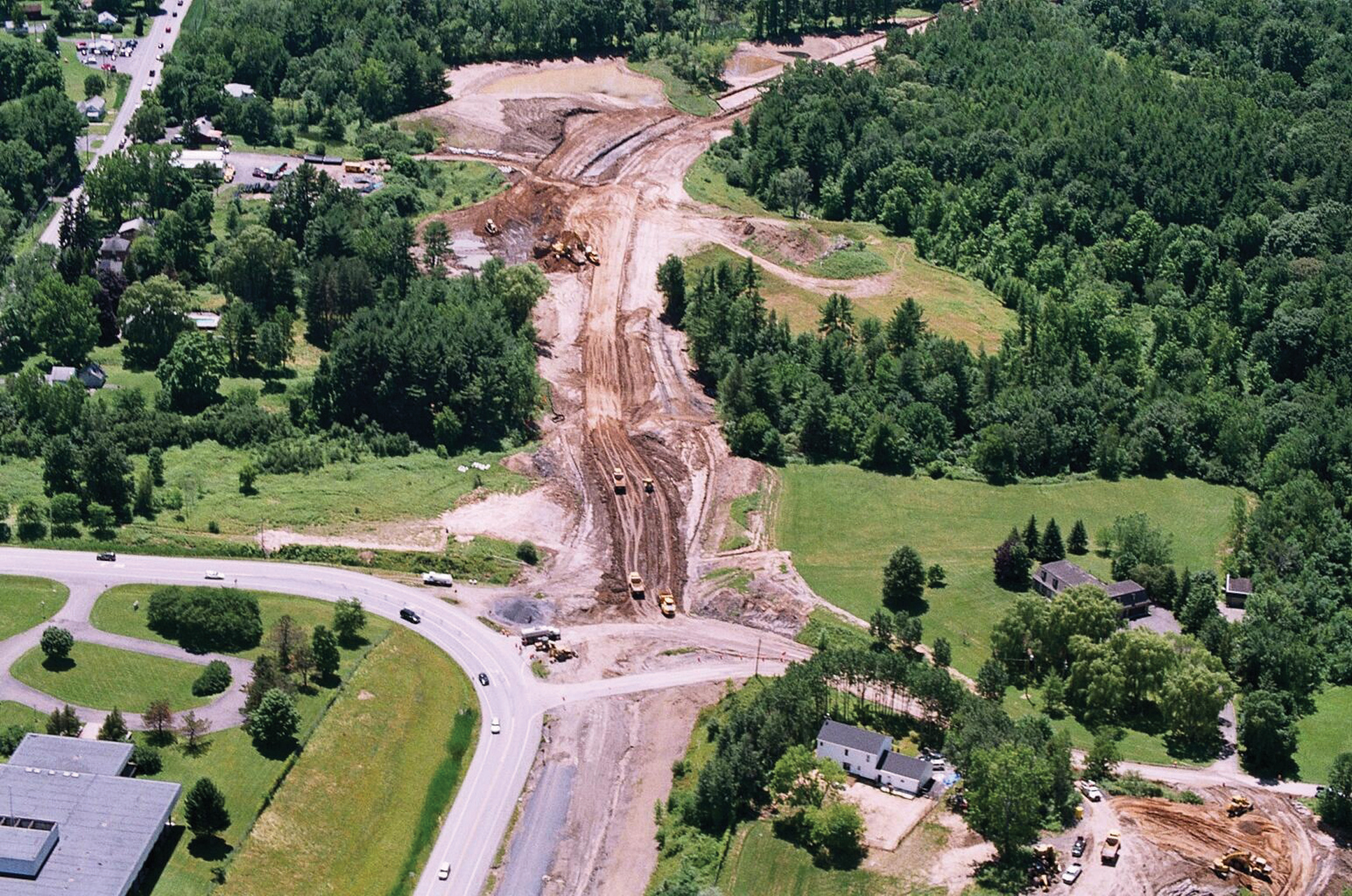The stakeless method of surveying was particularly useful for contractor Delaney Construction, making notable cuts in the time required compared with conventional methods Route 85 Slingerlands bypass in progress