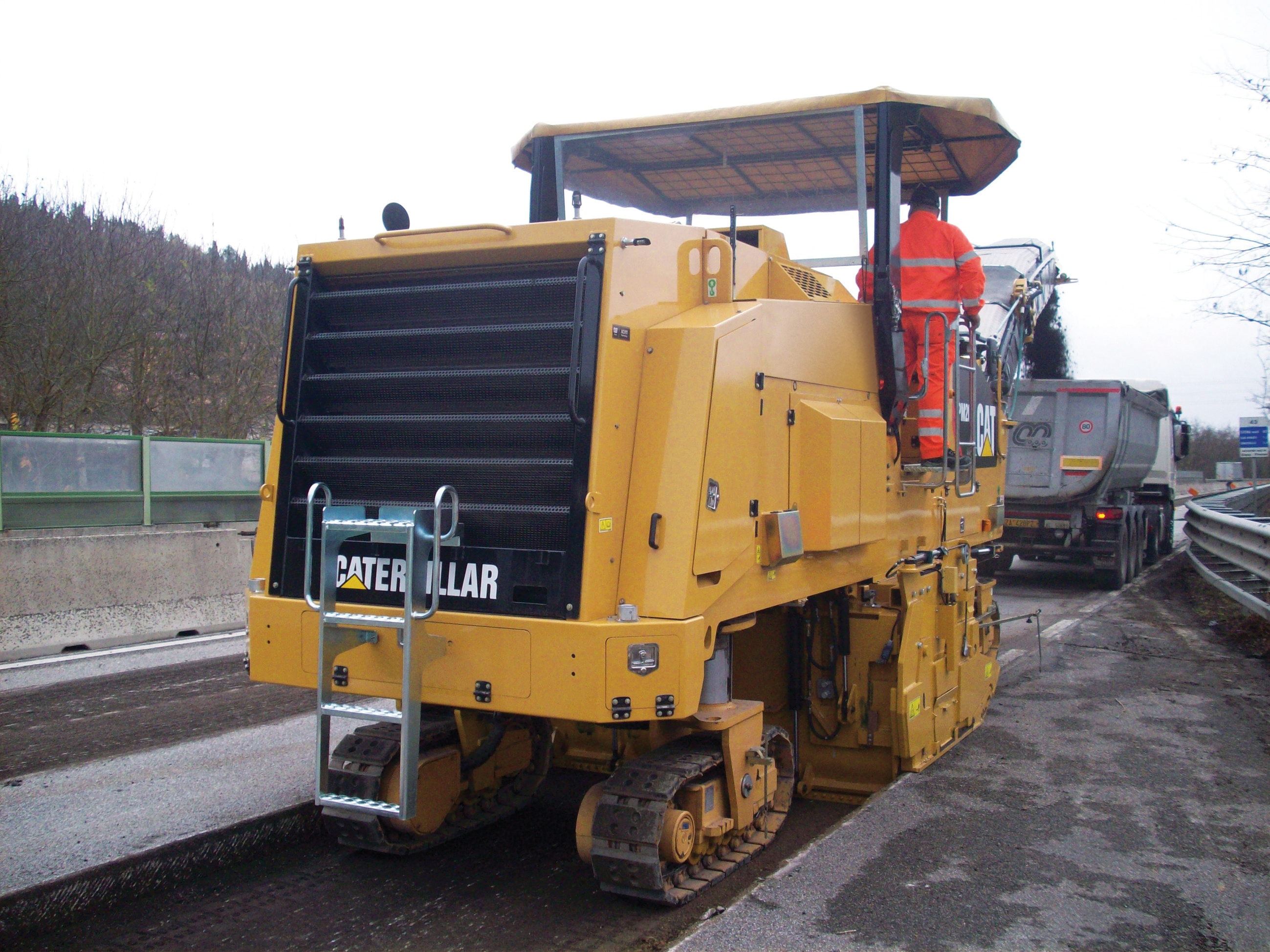 Caterpillar's PM200 milling machine can now be fitted with a 2.2m wide milling drum for special wide cutting applications Caterpillar PM200