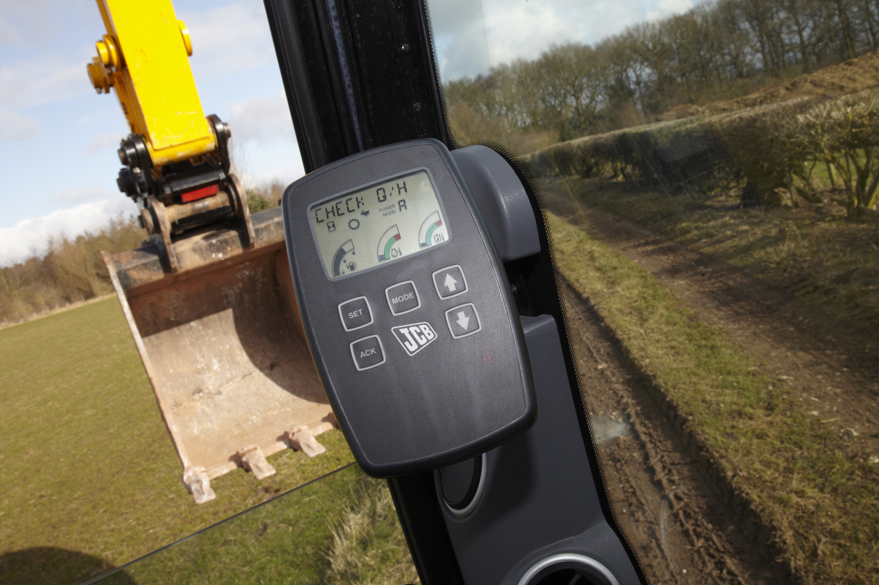 The Dualock is compatible with genuine JCB buckets, scoop buckets and the full range of JCB powered attachements Dualock JCB quickhitch