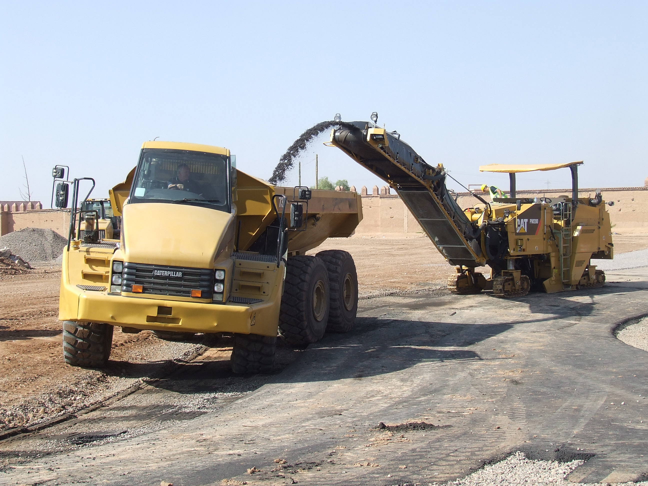 Using machine control systems in milling operations provides higher accuracy when removing a surface, ensuring that less new asphalt is needed to resurface a road and reducing overall costs
machine control systems in milling operations