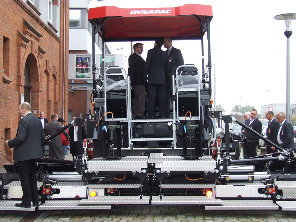 New screeds further improve paving performance for the latest Dynapac tracked pavers Dynapac tracked pavers