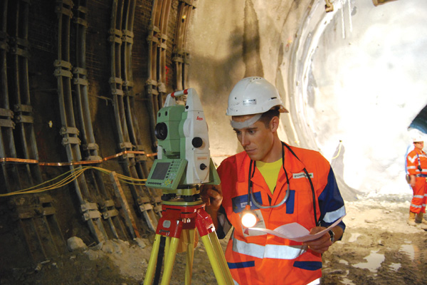 The latest GIS tools from Leica Geosystems allow accurate scanning of complex construction projects NetRover in use
