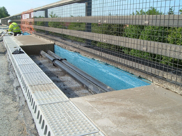 Installation of the EnviroDeck drainage product from Pipeline & drainage Systems Enviro Deck