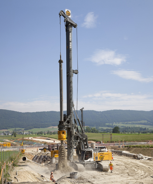 A Swiss tunneling job was carried out with precision and productivity with help coming from two Liebherr piling rigs as well as other Liebherr machines Liebherr drilling rig