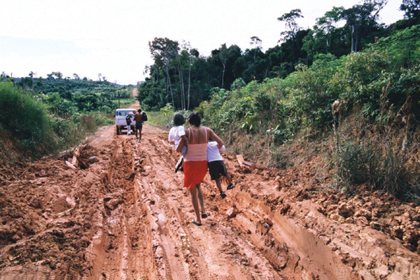 A rural road in Brazil. Picture by Julia Pantoja, World Bank Collection Brazilian Road