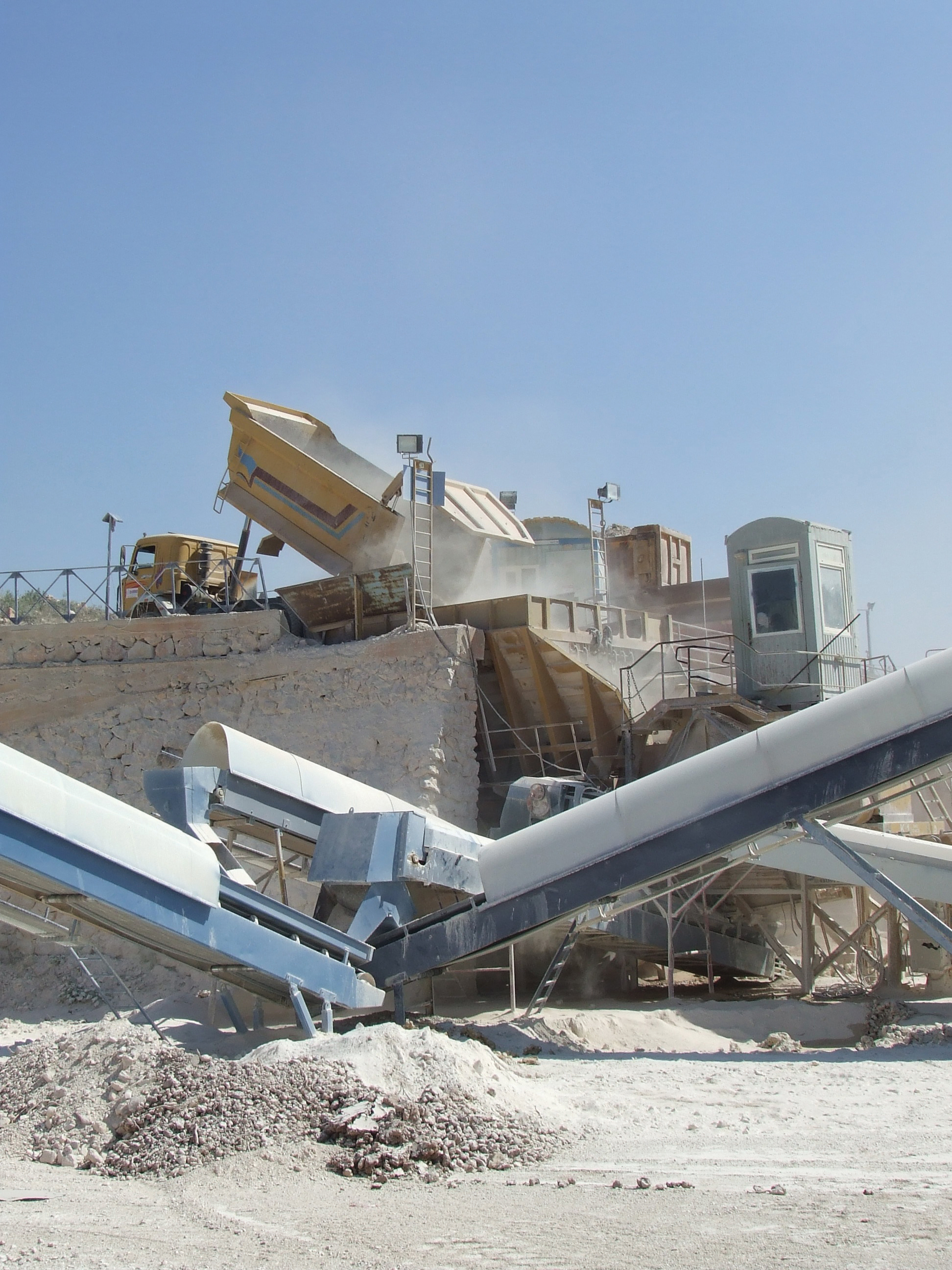 The Simge Group's quarry located nears its headquarters is a major producer of crushed aggregates and asphalt and is also used to prove the films own E-MAK equipment Simge Group Quarry