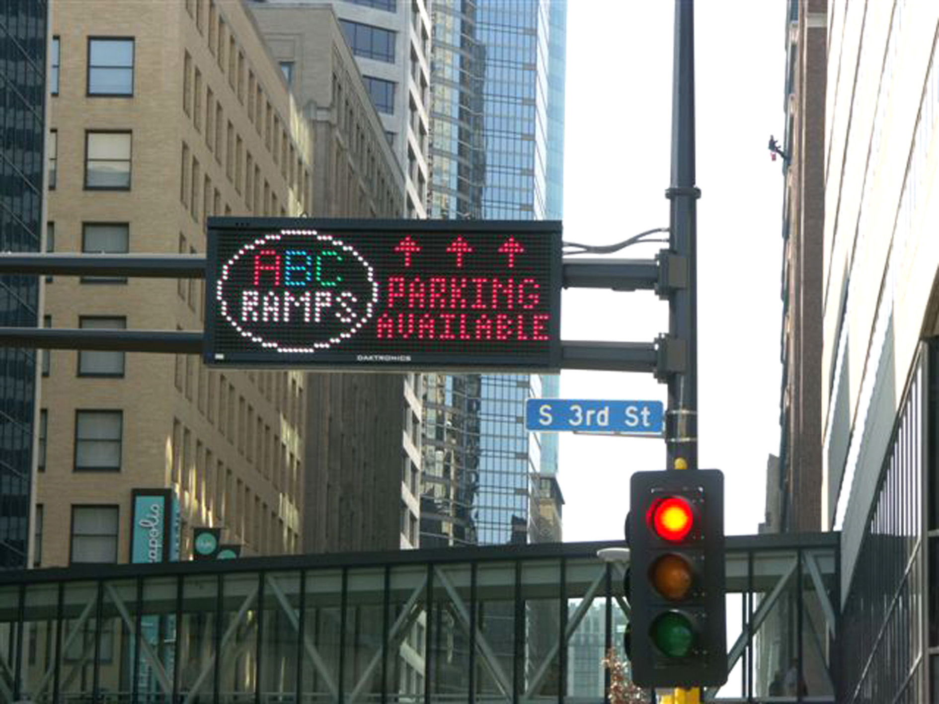 Daktronics Message Signs