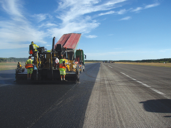 Despite time constraints a Swedish contractor more used to carrying out road projects was able to repave a local airport runway quickly, efficiently and to the necessary high standard paving runway
