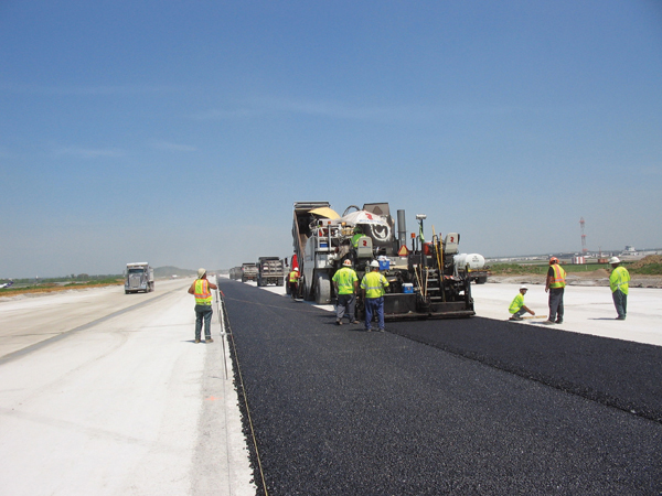 A major runway reconstruction at Tennessee International airport has benefited from the use of sophisticated software tools and innovative runway recycling methods Paving, Tenessee Runway