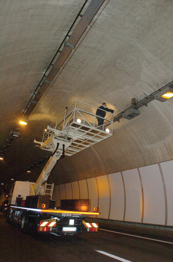 Barin's new ATC 850 working platform Barin provides aerial art