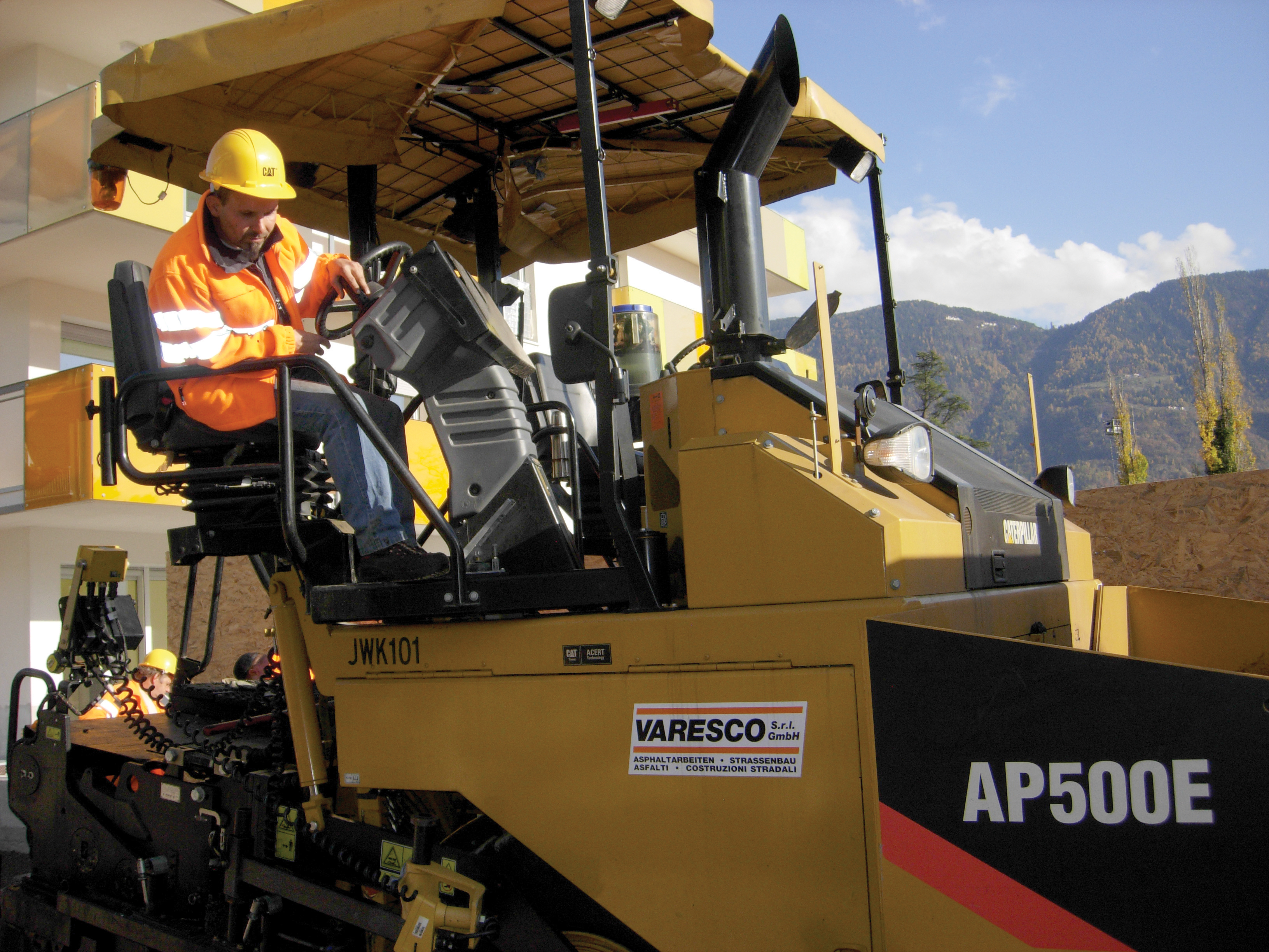 Italian contractor VARESCO proved the new Caterpillar AP500E paver could work on compact sites and steep gradients on jobs in the north of the country Caterpillar AP500E