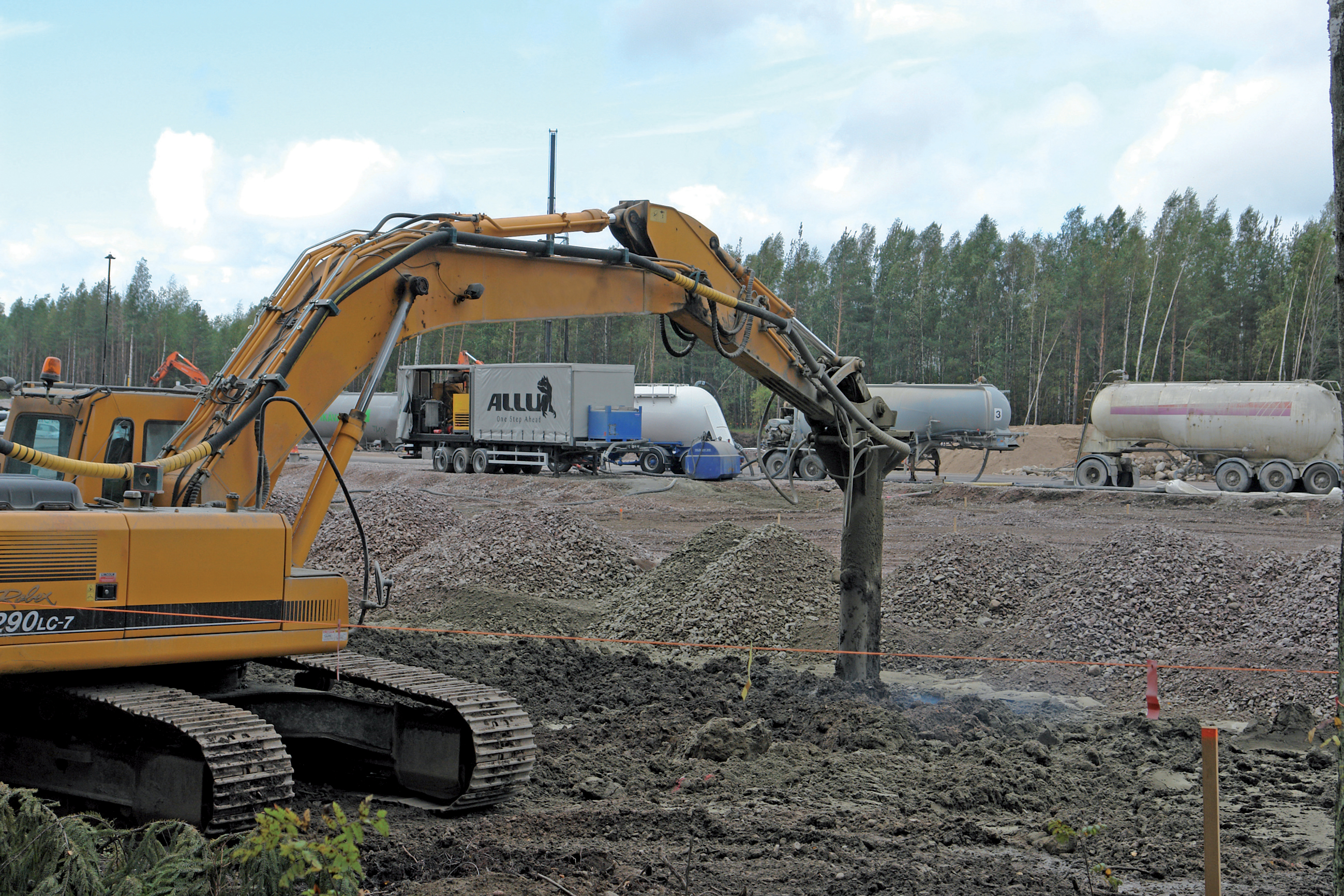 The ALLU Stabilisation System a Finnish invention, was used on an industrial area in Helsinki The ALLU Stabilisation System