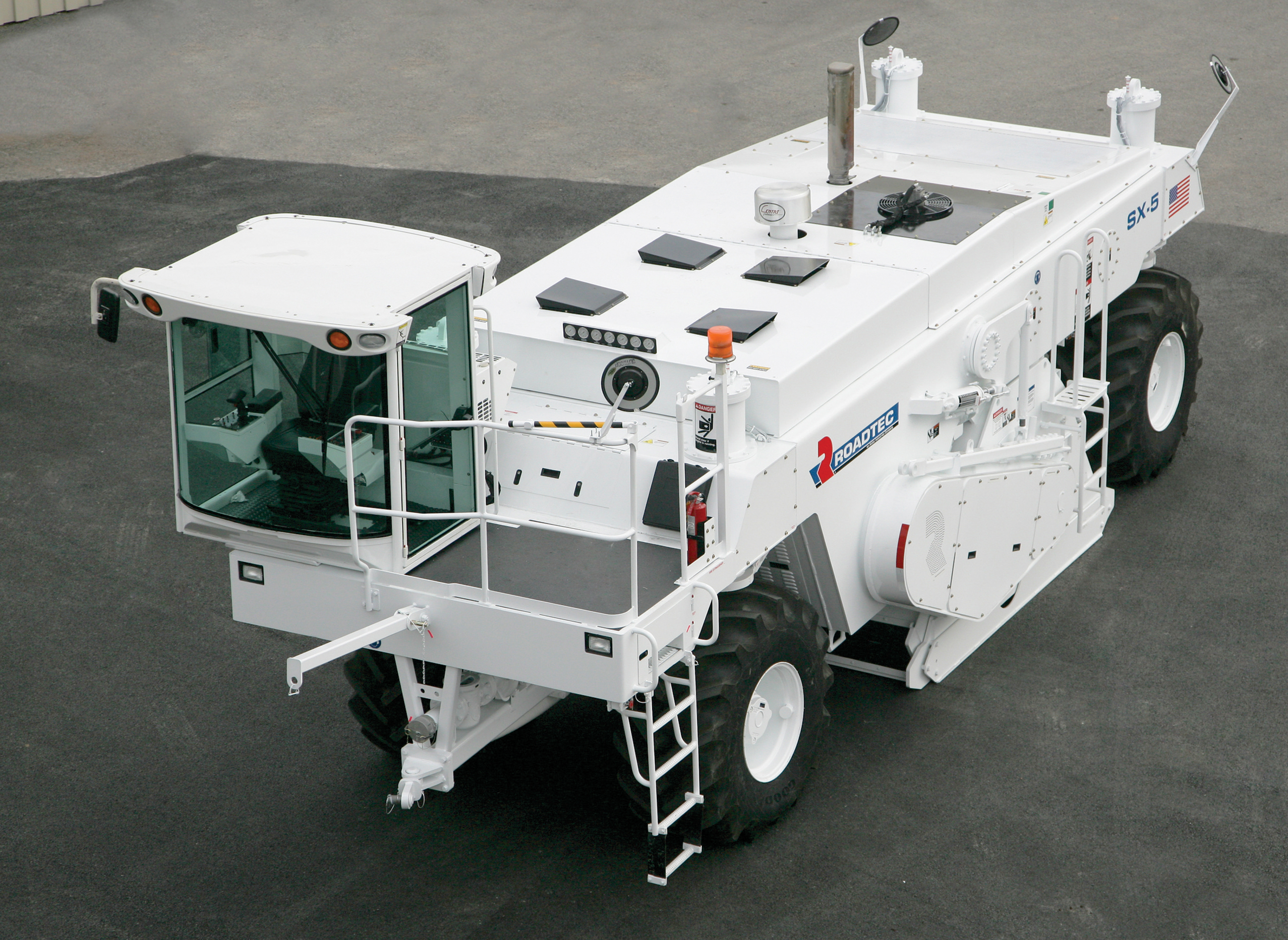 The new SX-5 from Roadtec shares features with the firm's larger SX-7 Roadtec's SX-5