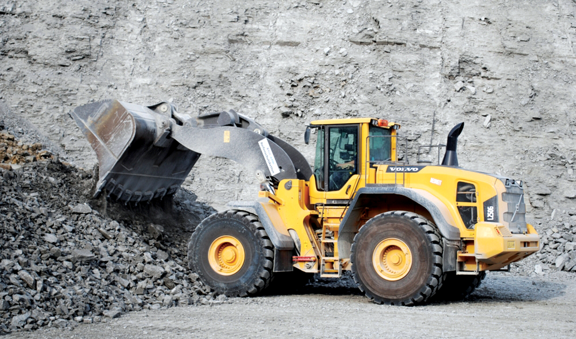 High production loading is being achieved with the new Volvo L250 wheeled loader in Germany Volvo L250 wheeled loader