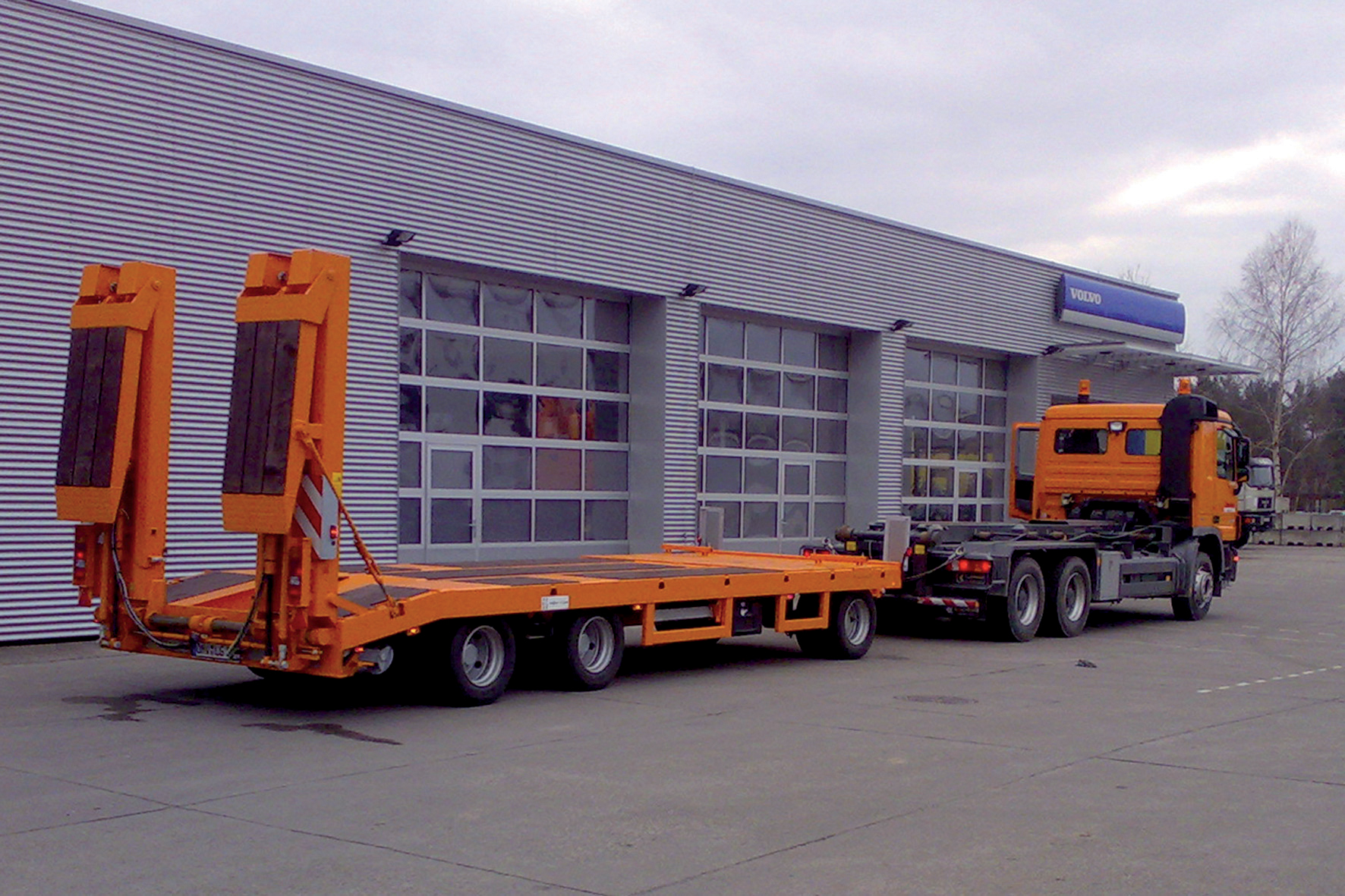 The AT300 trailer from ZANDT offers high performance in general transport applications and now features extra corrosion resistance due to a new painting process involving zinc particles. ZANDT AT300 trailer
