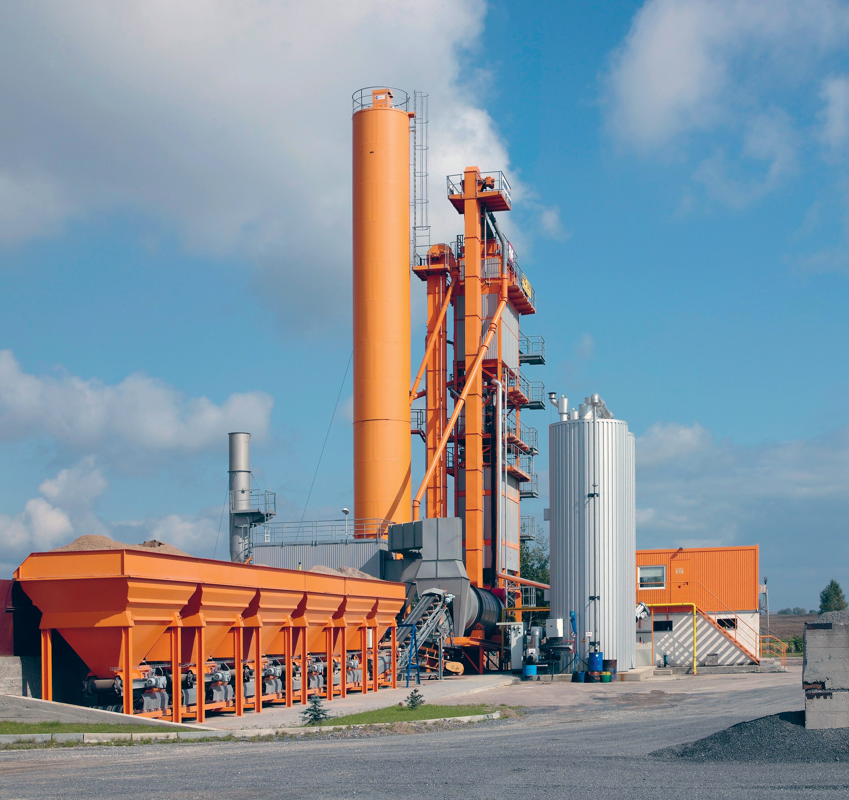 Ammann Group's "innovation": the Uniglobe 2 asphalt mixing plant WH JF 09 P 34