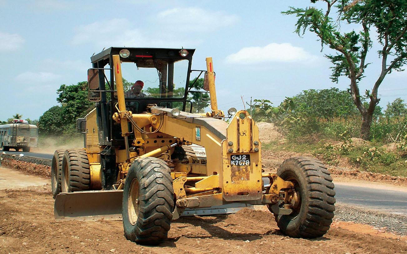 Despite high temperatures and humidity, JMC's Volvo graders performed reliably on a project to upgrade part of India's important NH7 highway Volvo grader