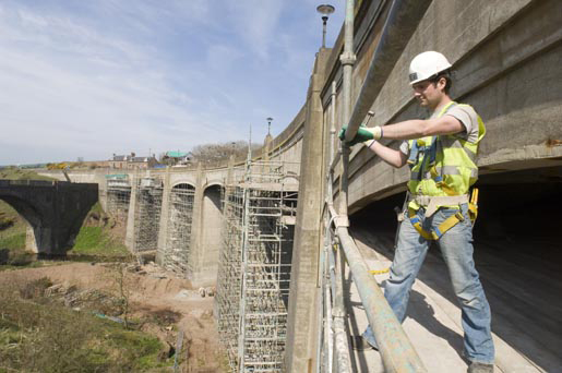 The Jubilee Bridge required a complex scaffold structure to allow for repairs WH Jun 09 P 41 2