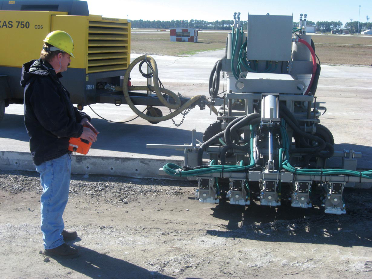 According to Minnich Manufacturing, its new radio remote system is easy to use and features sophisticated automatic controls
WH Jun 09 P 21 1