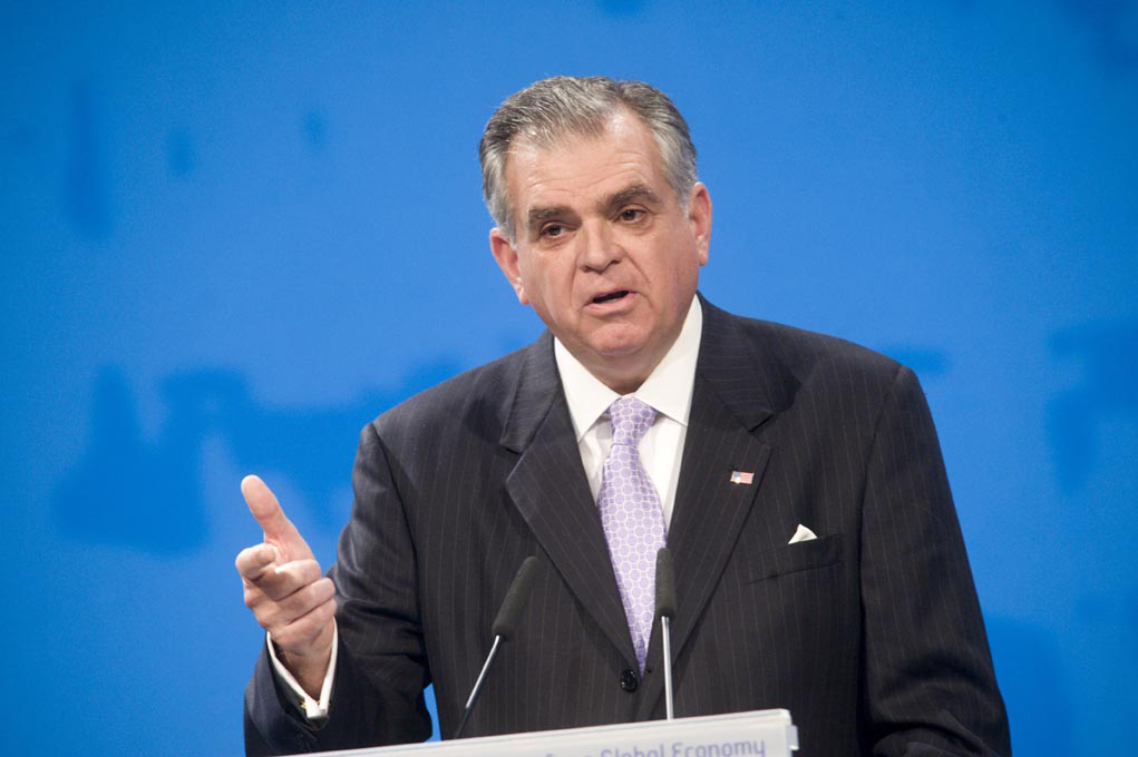 Ray LaHood underlined the USA's commitment to being a partner in international transport. (Photo: Marco Urban, OECD/ITF)
WH Jun 09 P e8 1