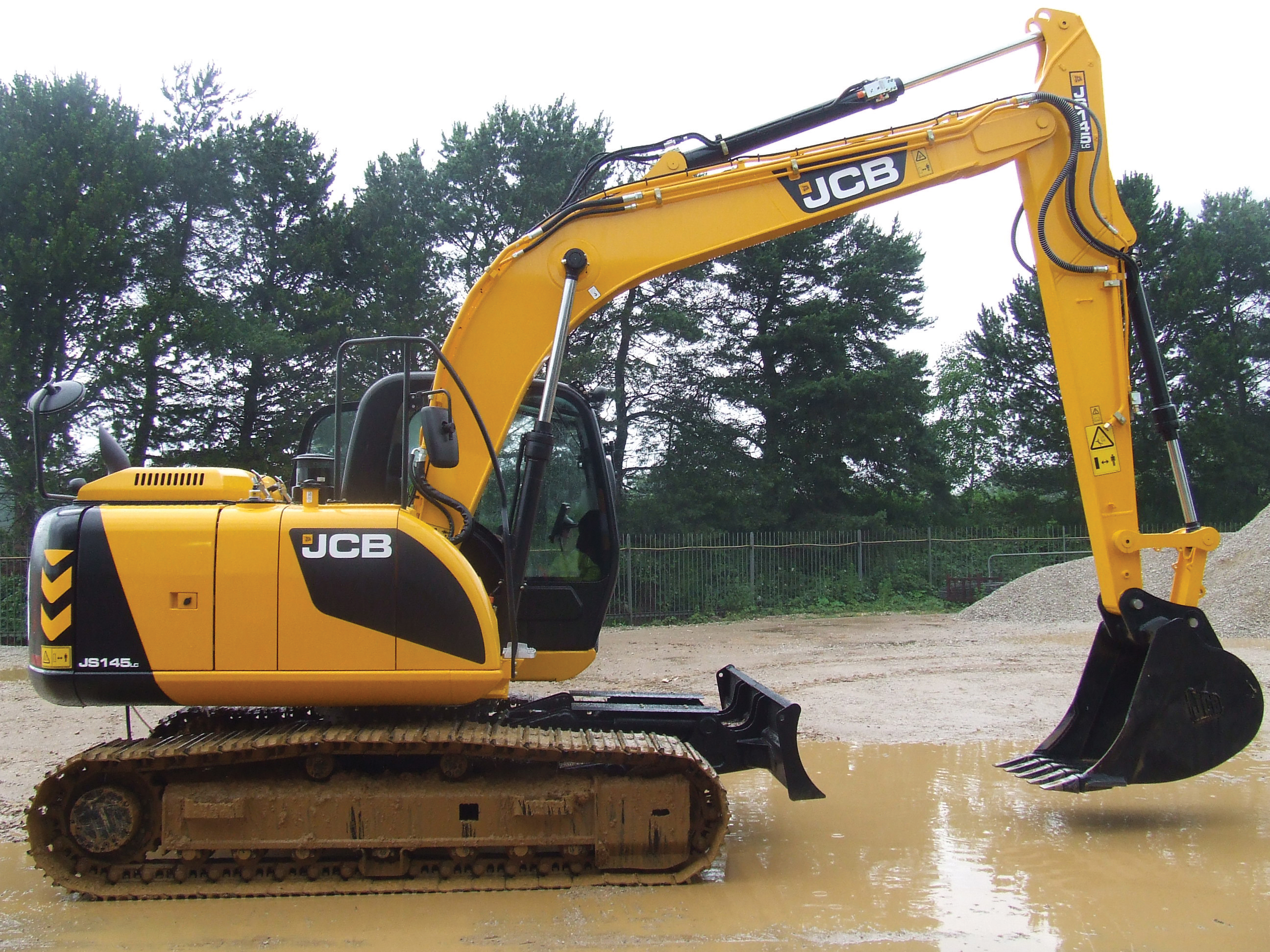 All-round visibility is claimed for JCB’s JS excavators JCB’s JS excavators