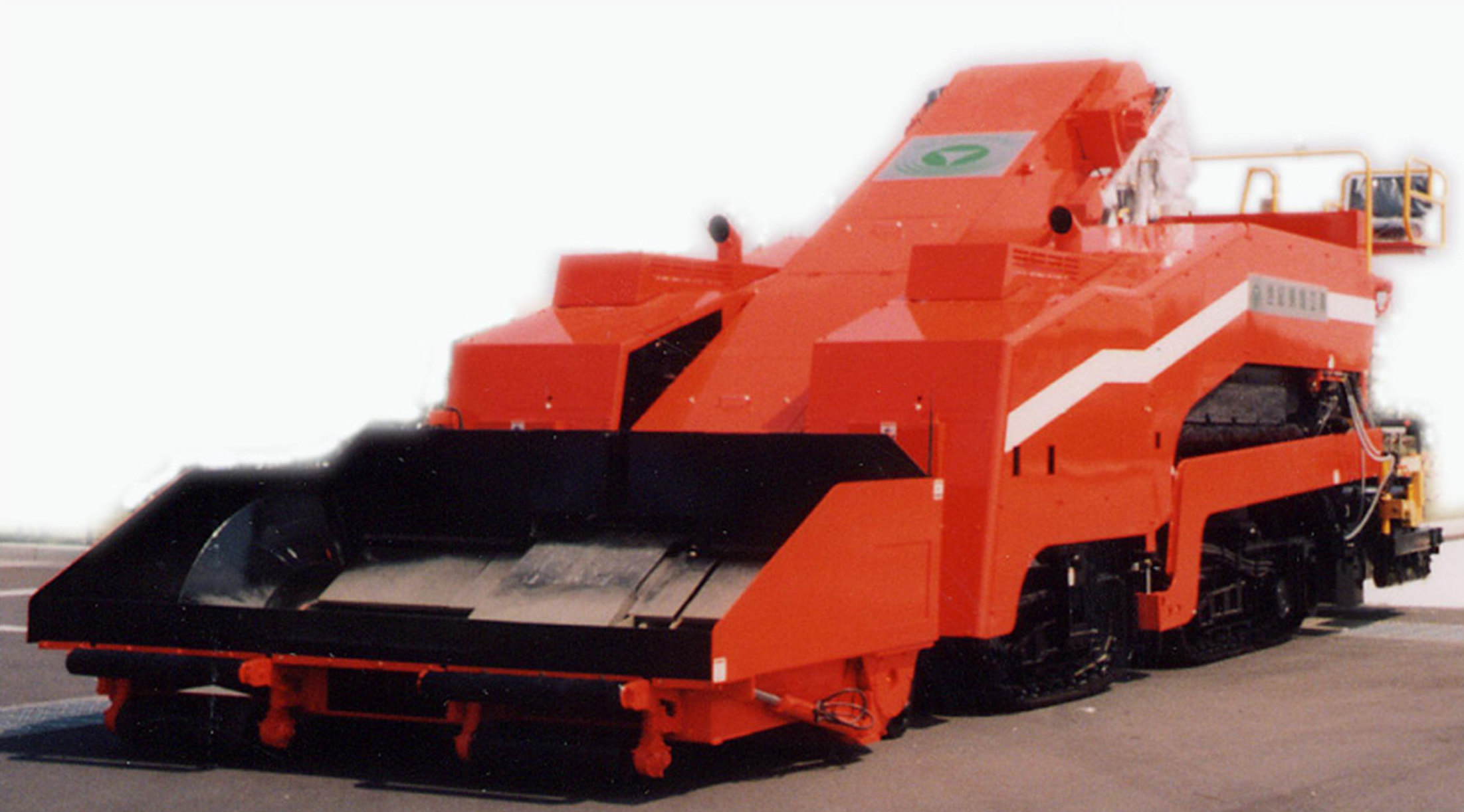 Appearance of MAP Multi-Asphalt Paver