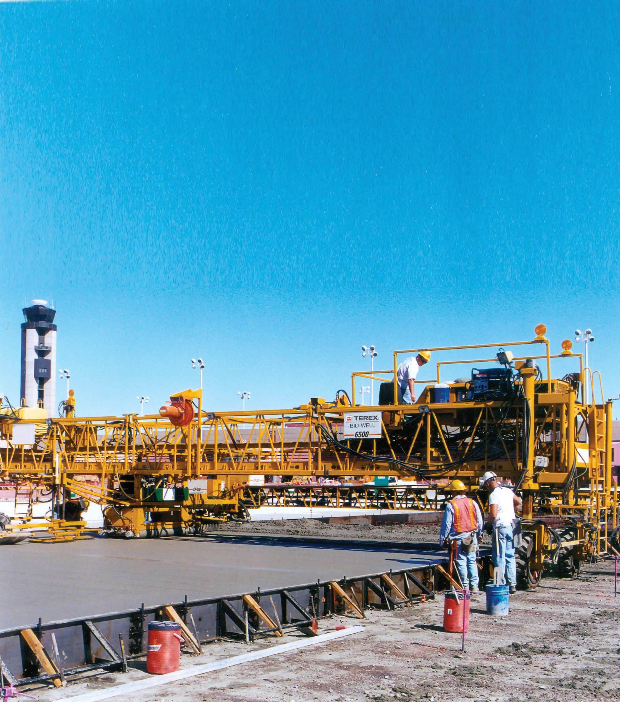 Versatility and ease of use is claimed for Terex’s Bid-Well 6500 roller paver
Terex’s Bid-Well 6500 roller paver