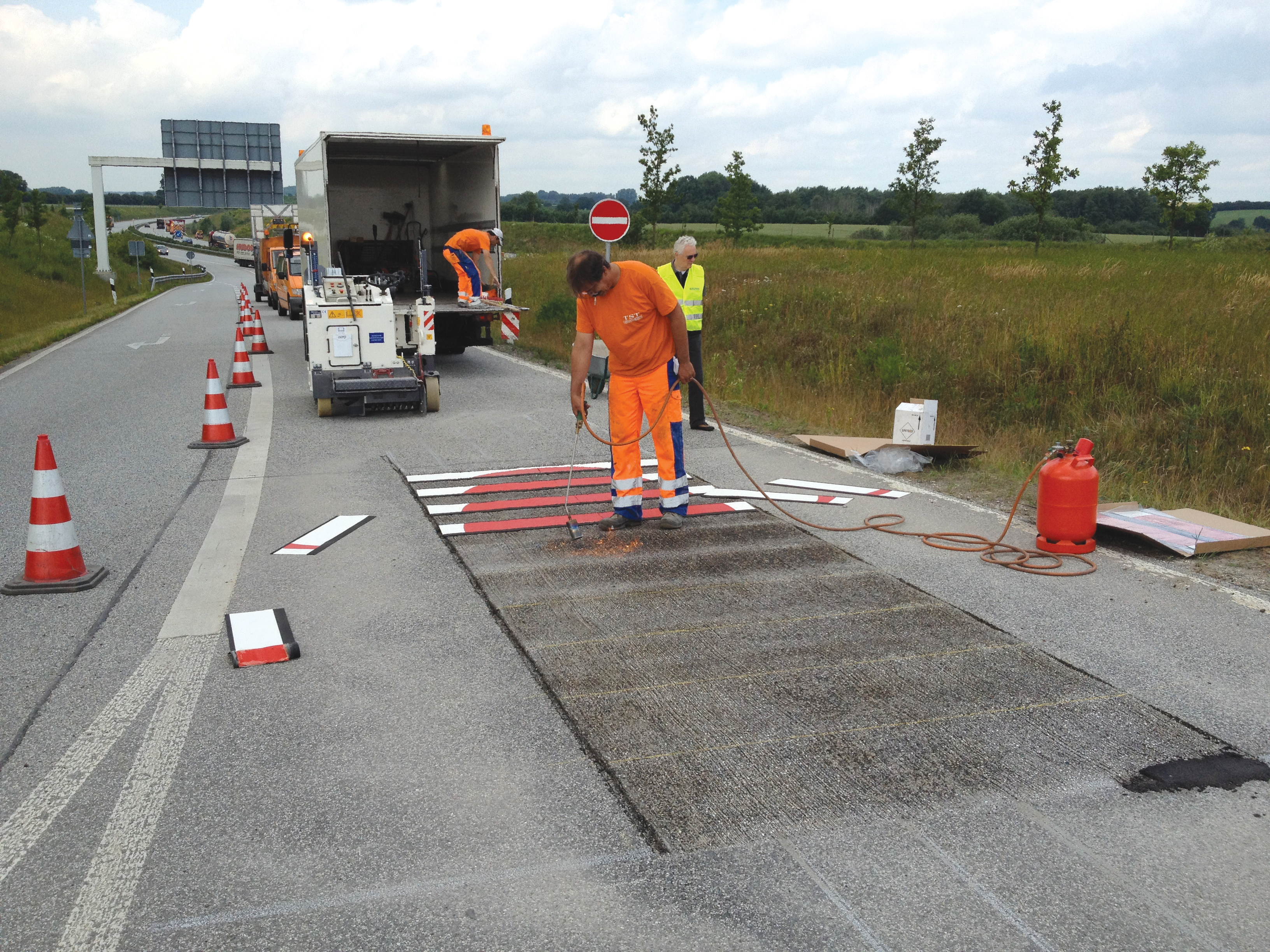 Geveko’s PREMARK 3D-X ‘No Entry’ sign has been installed
at a wrong-way driving hot spot in Schleswig-Holstein,
northern Germany
Geveko’s PREMARK 3D-X ‘No Entry’ sign