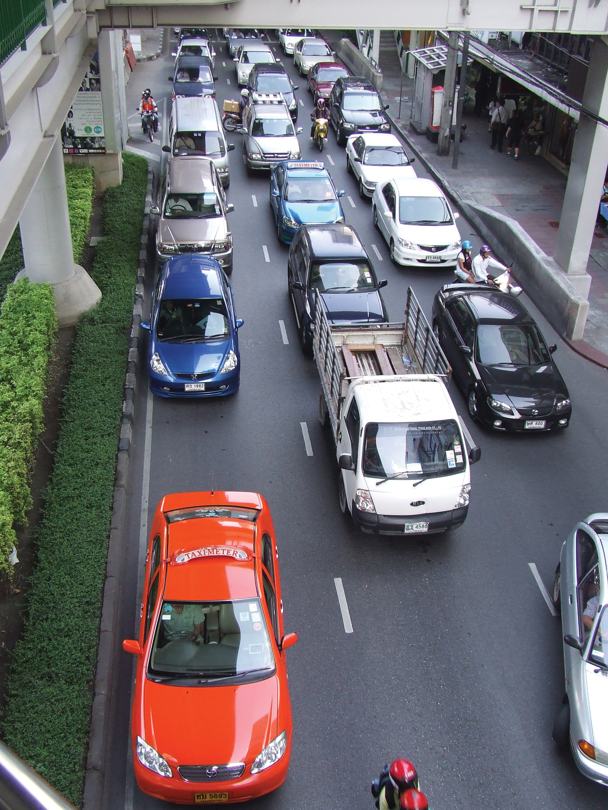 Bangkok features extremely crowded urban roads at present, although pedestrian traffic in large cities in the 19th century would actually have been more intense at peak periods Bangkok features extremely crowded urban roads