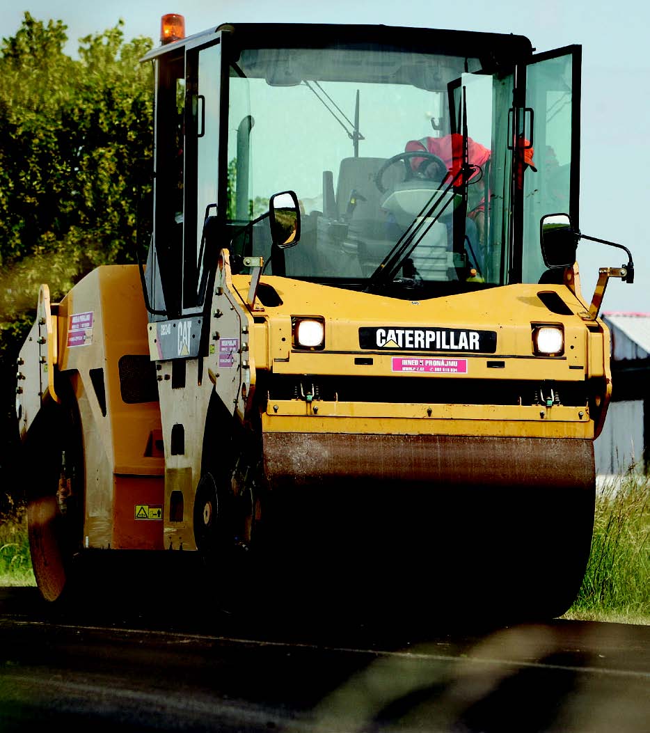 Properly planned compaction efforts are crucial to speedy paving. Cat asphalt roller