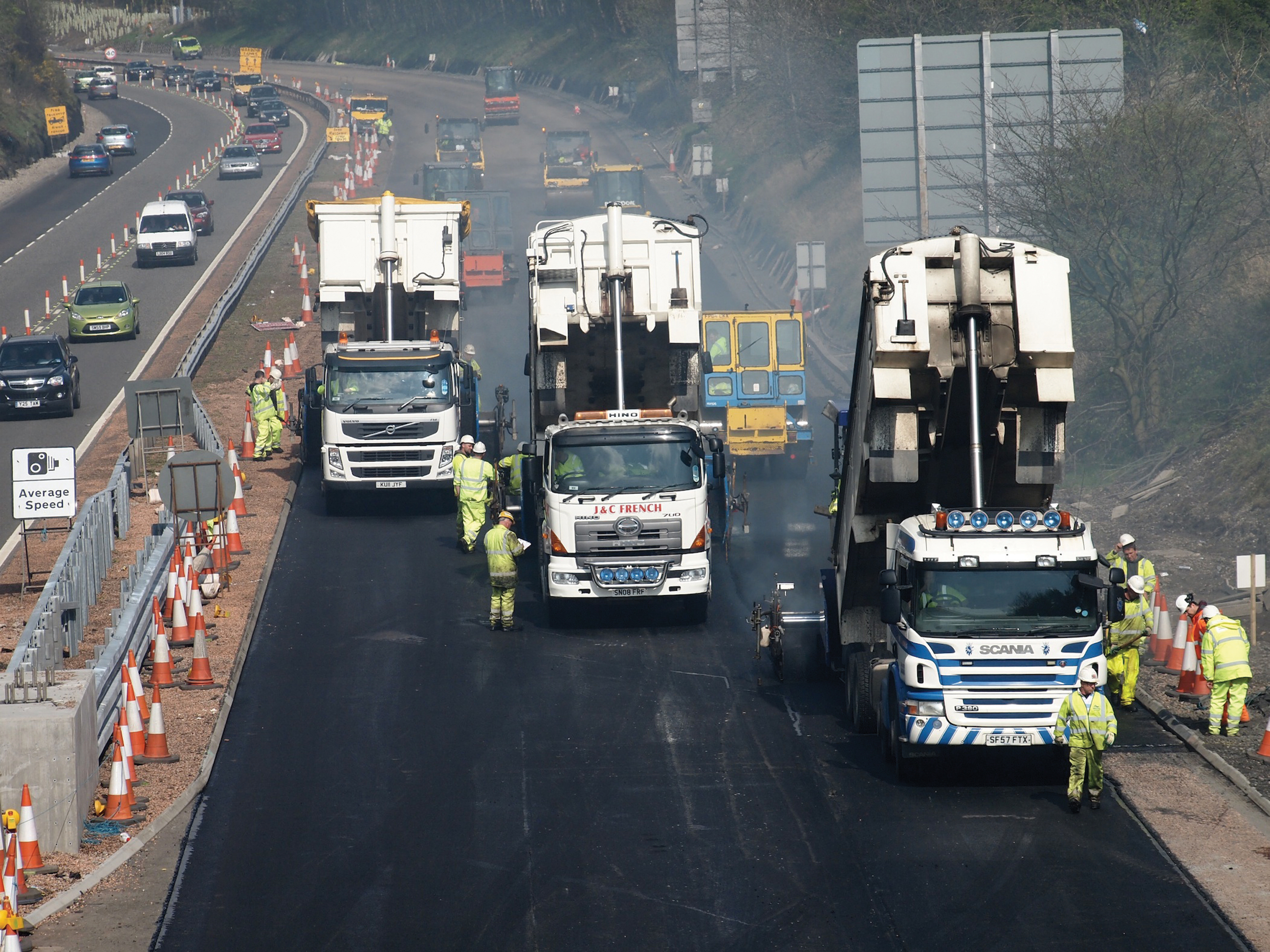 The M90 in Scotland is the first major application of SMA thin surfacing designed to meet tough new standards and the aim is for longer lasting roads surfacing M90 in Scotland