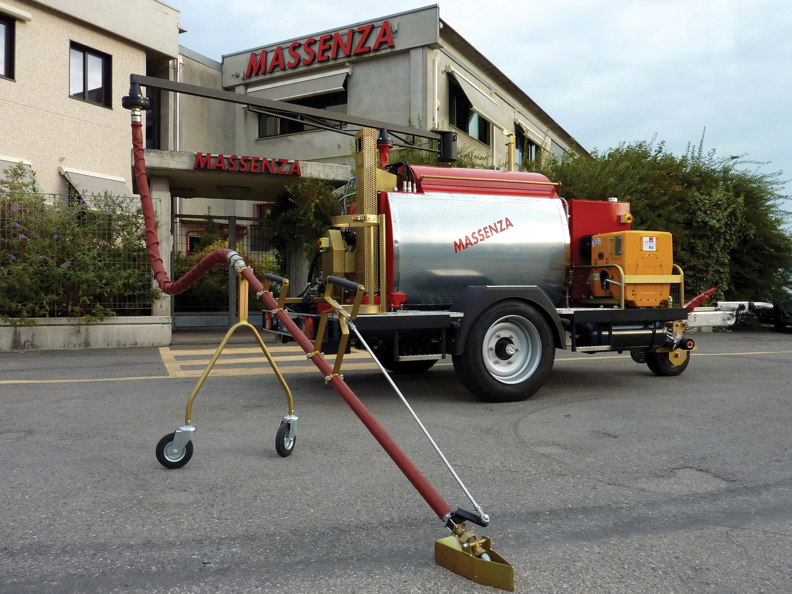 The new Sealmass units from Massenza is aimed at use in repairing roads and airport pavements Sealmass unit from Massenza