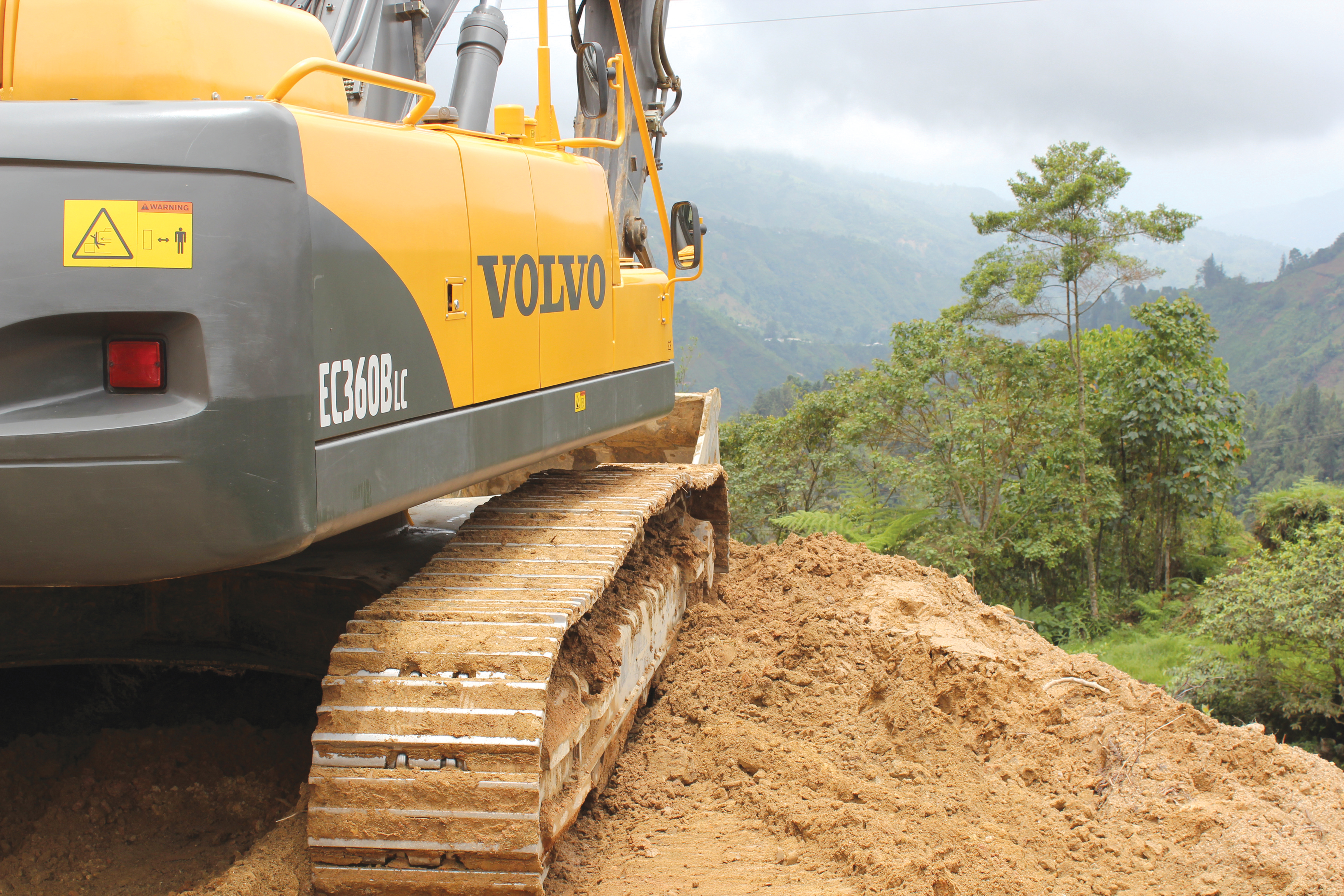 A 60-strong fleet of Volvo CE road-building machines is being used to construct a 140km highway across the Andes Mountains in Colombia Volvo CE in Colombia