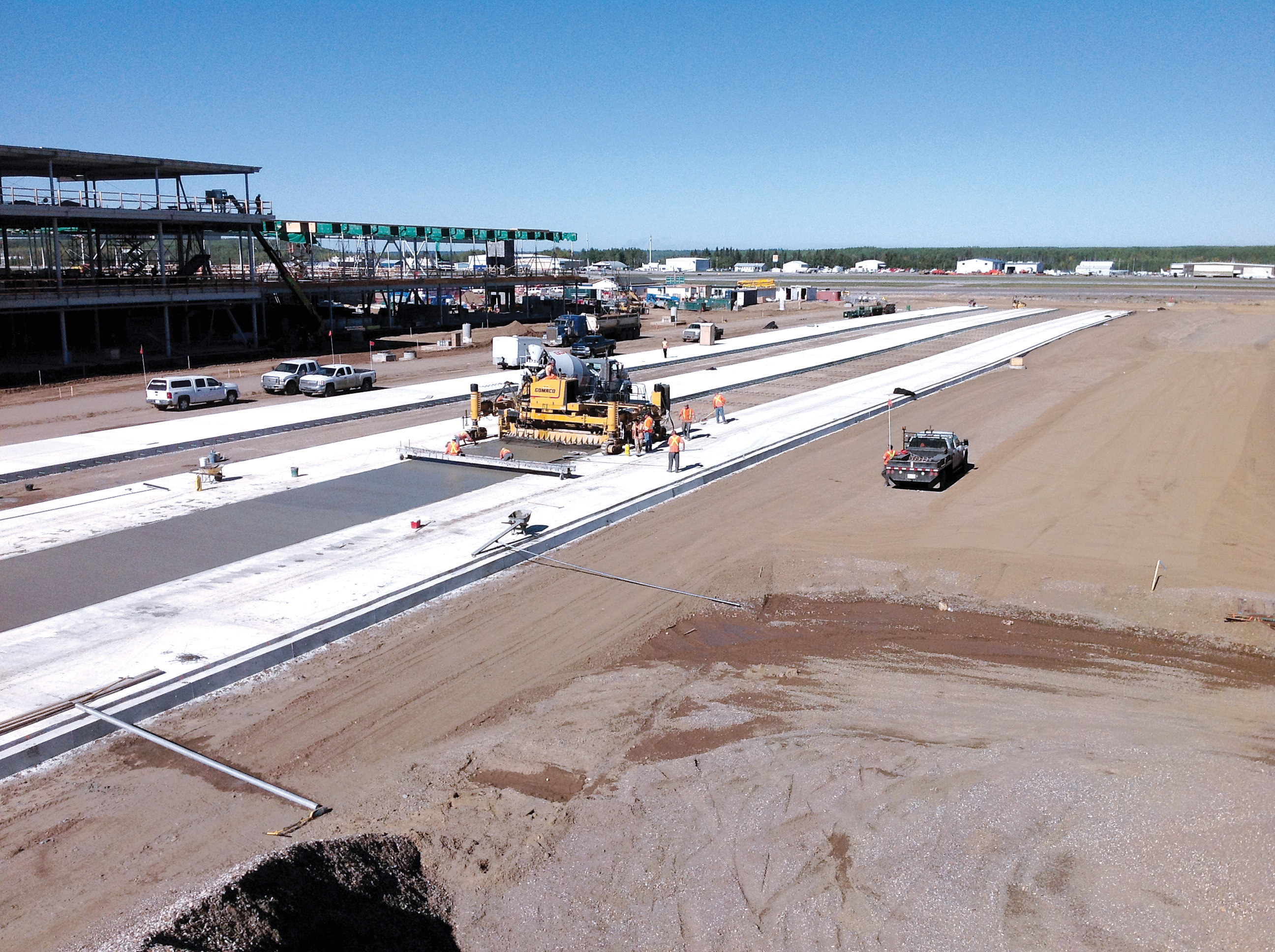 The GOMACO Commander III paver has carried out slipforming for Fort McMurray’s airport expansion GOMACO Commander III paver