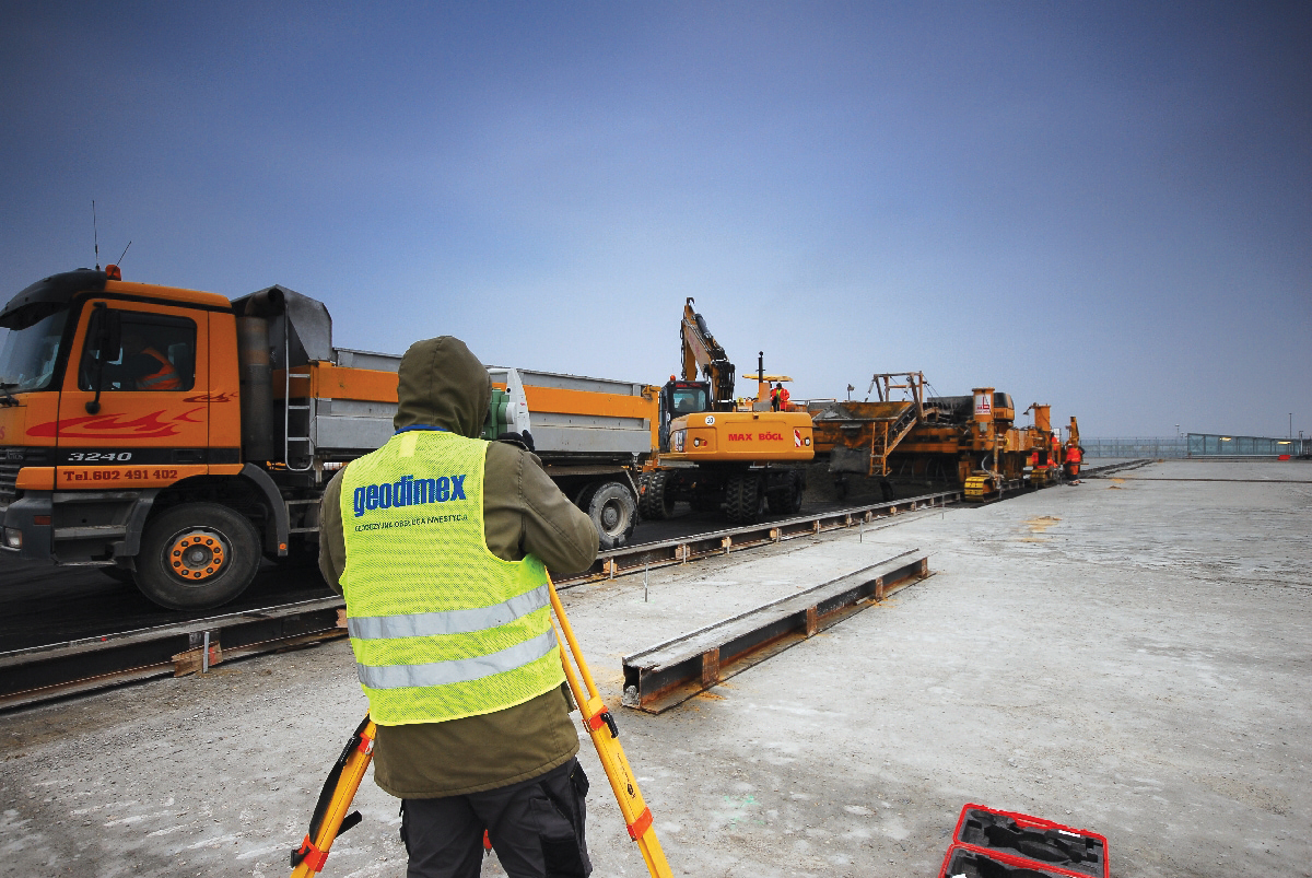 Surveying work for the project has been carried out by Geodimex, with design work for a key portion of the taxiway by BBKS-Projekt and construction by Max-Bögl Polska. Surveying work for the project