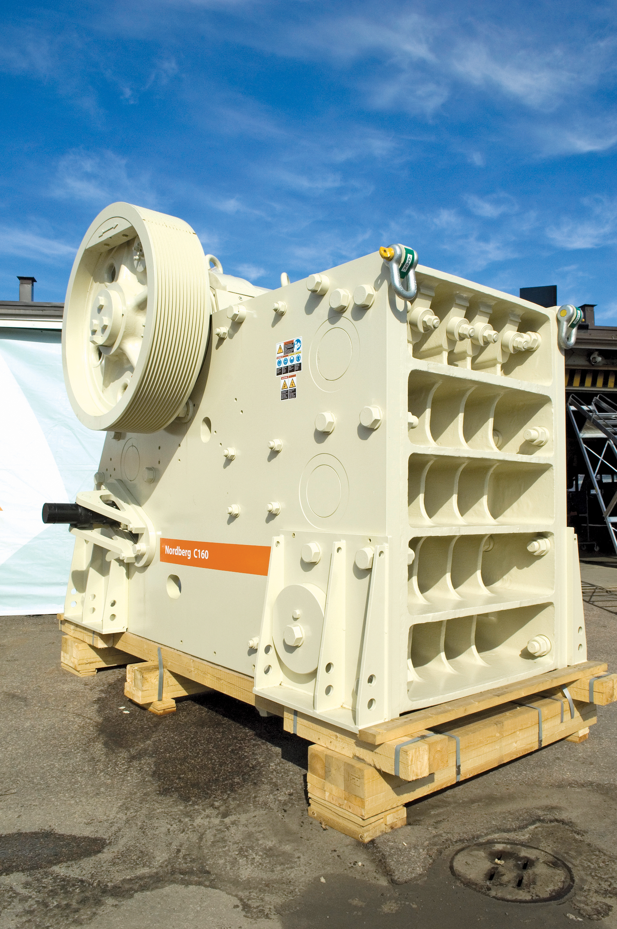 The C160 crusher is one of a number of machines Metso is supplying to the Colas Group for use at a major aggregate facility in France C160 Metso crusher