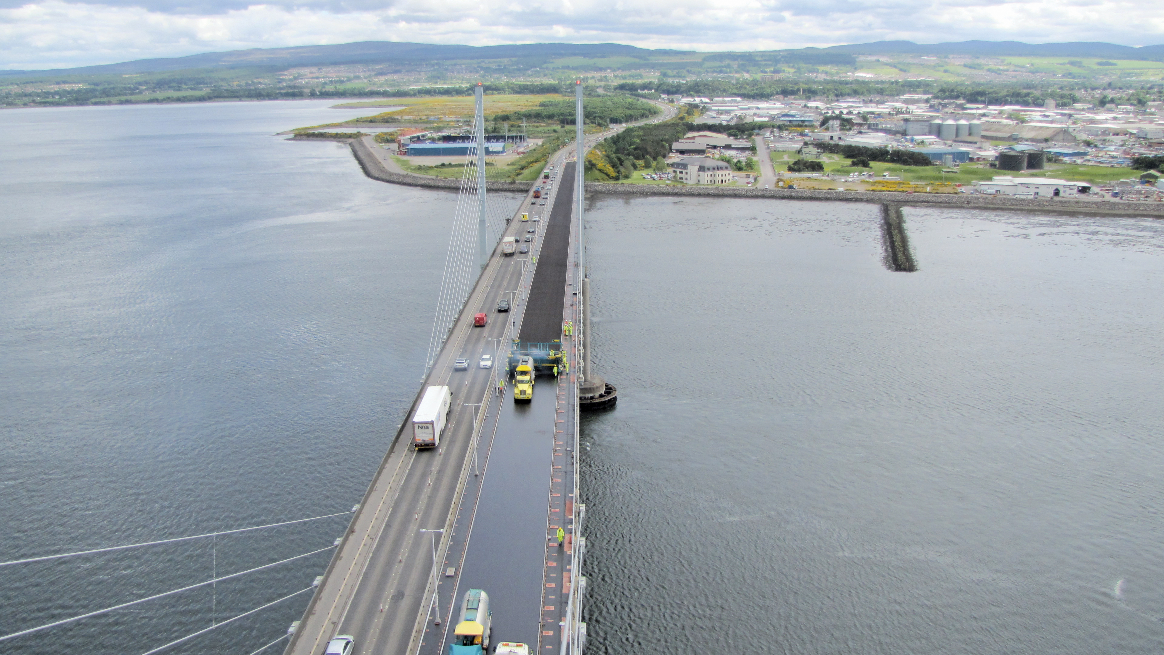A new Gussasphalt surface has been used on the Kessock Bridge as this material is expected to cope well with a challenging application
Kessock Bridge