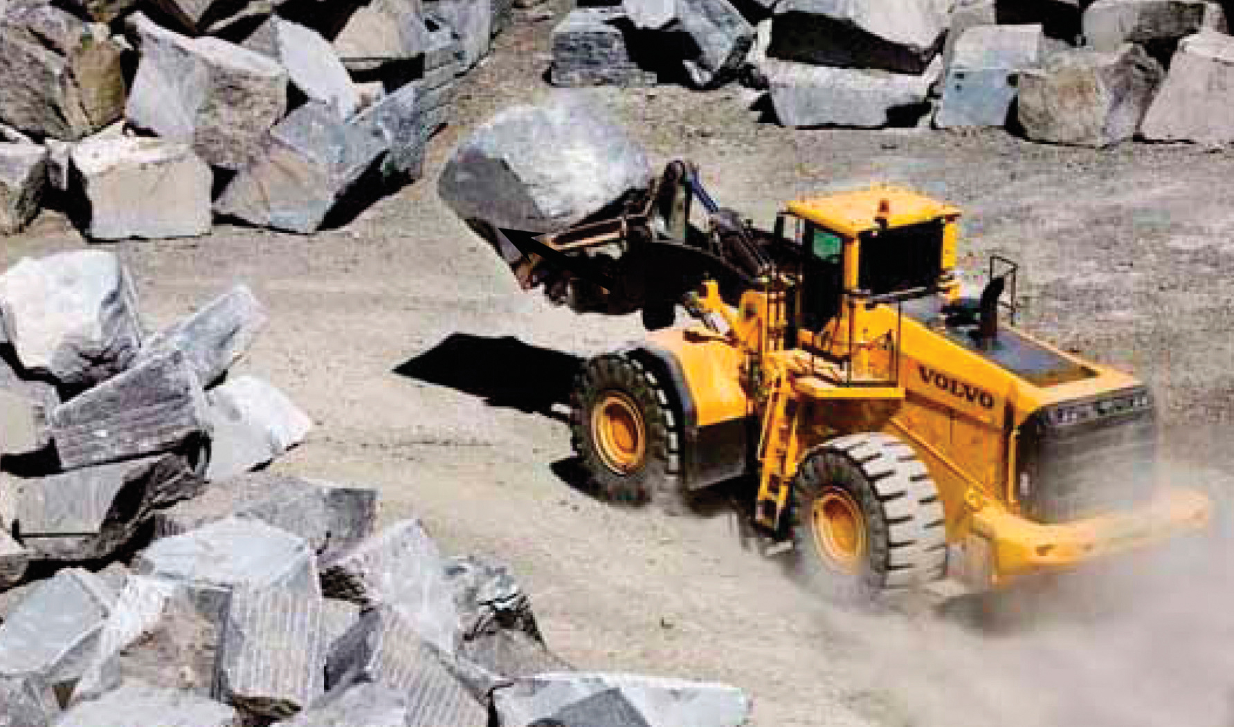 Block handling at the Indian quarry is carried out by a Volvo CE L350F wheeled loader Volvo CE L350F wheeled loader