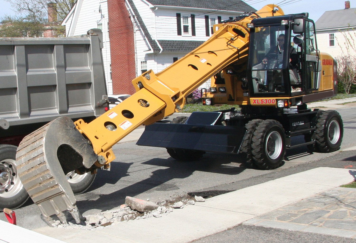 Gradall’s XL 5300 III wheeled excavator is the largest in the firm’s collection Gradall’s XL 5300 III wheeled excavator