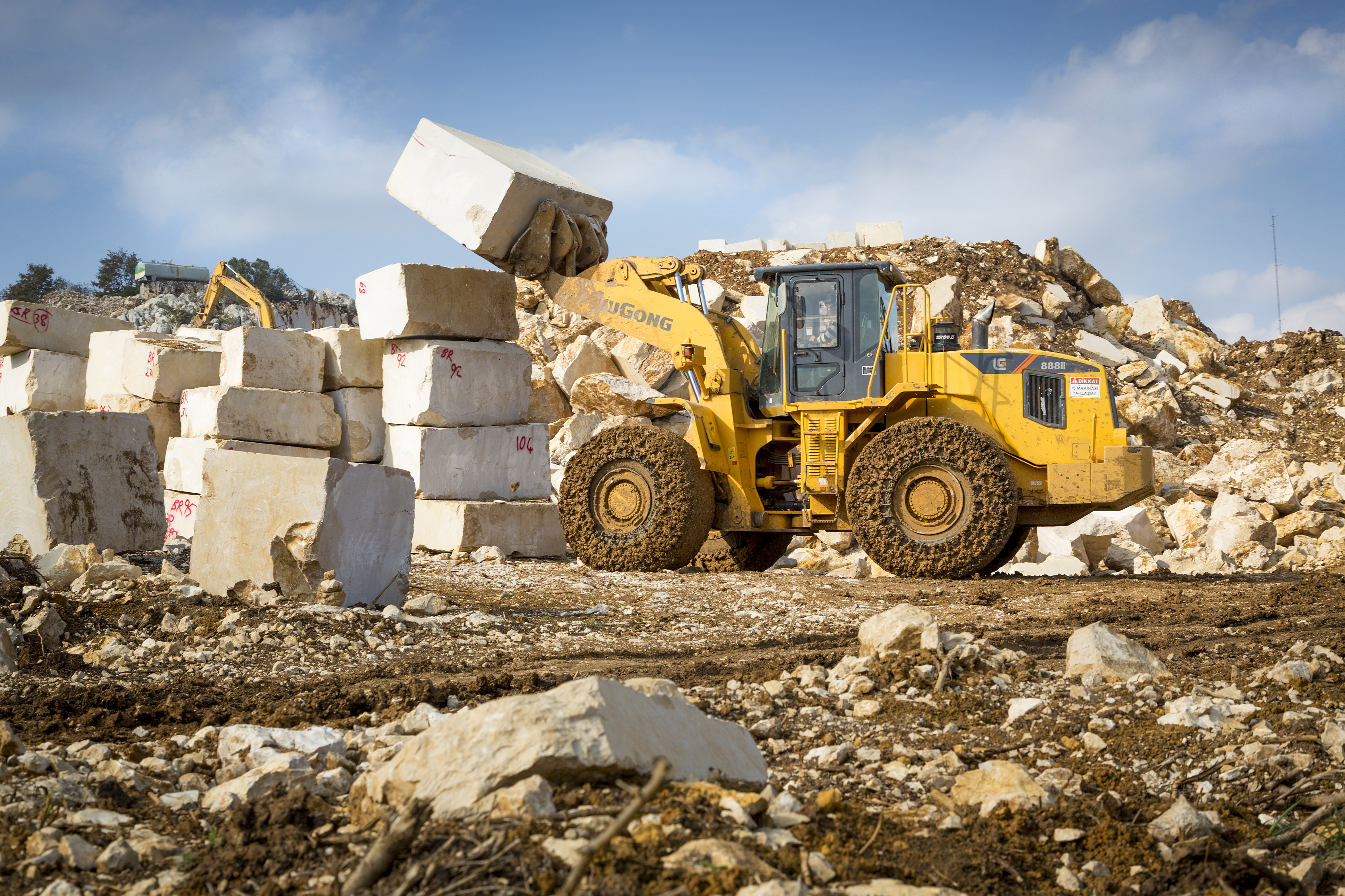 LiuGong offers upgraded wheeled loaders Liugong Loader 888III