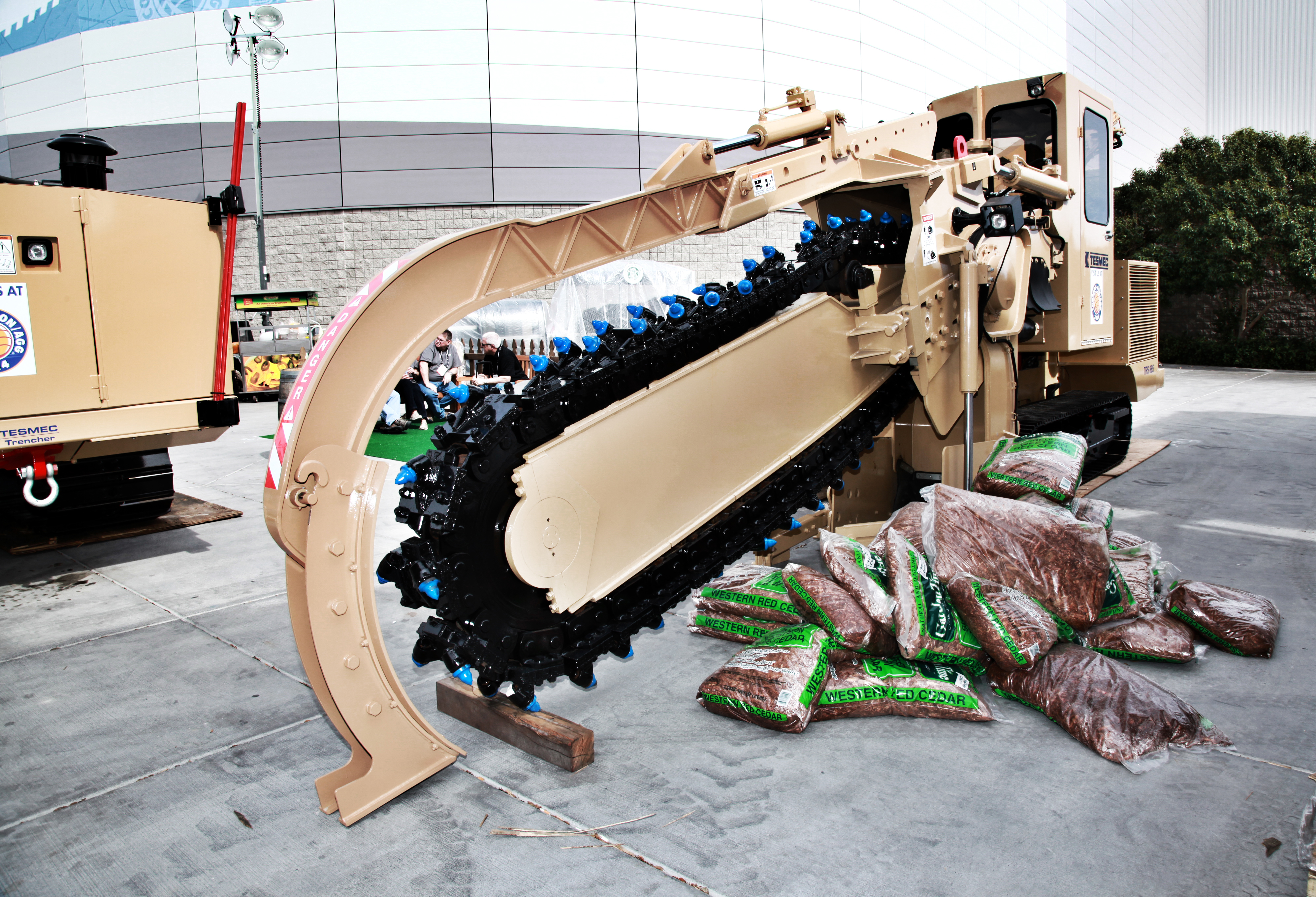 Tesmec’s 885 is now smarter Tesmec 885 trencher