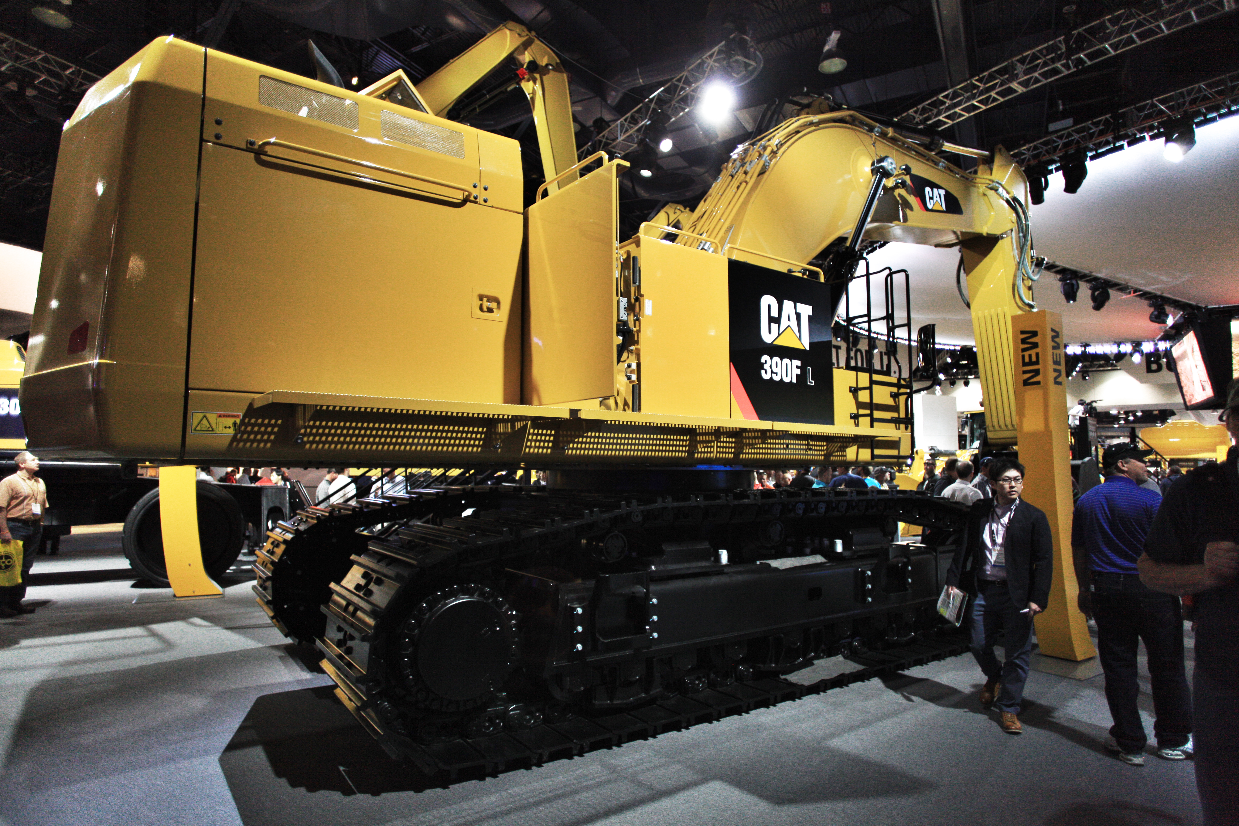 Cat’s 390F hydraulic excavator is part of the new F series excavator line-up Caterpillar 336F hybrid Crawler Excavator