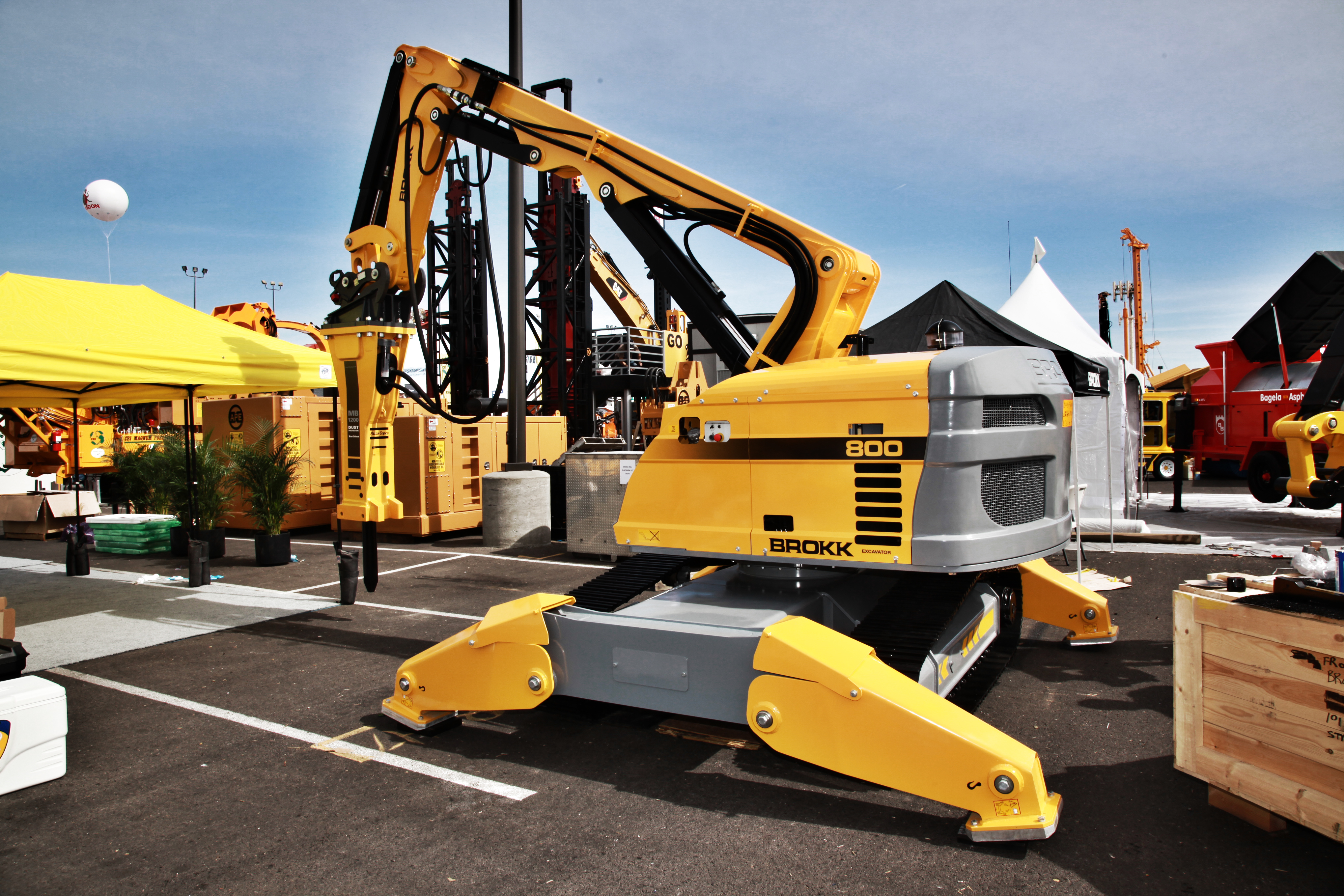 Brokk’s new remote controlled demolition machine Brokk 800 demolition machine