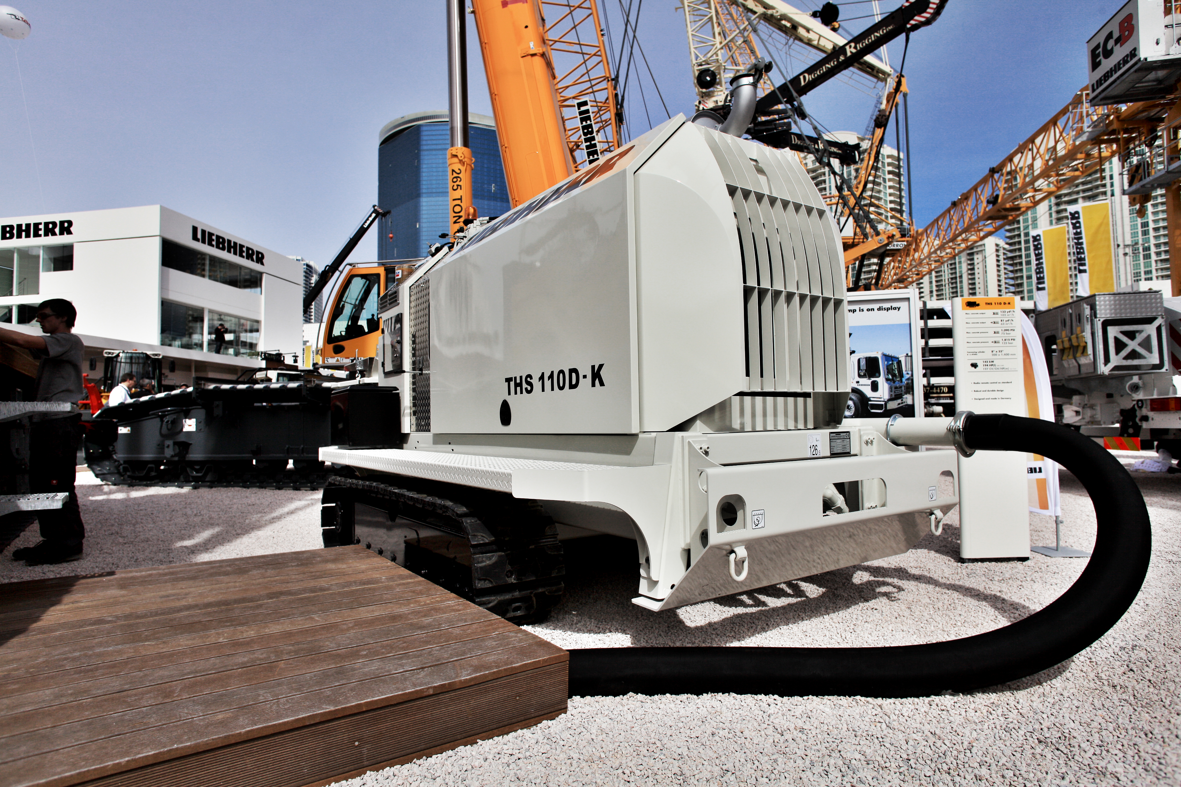 THS 110 D-K crawler concrete pump Liebherr's THS 110 D-K crawler concrete pump