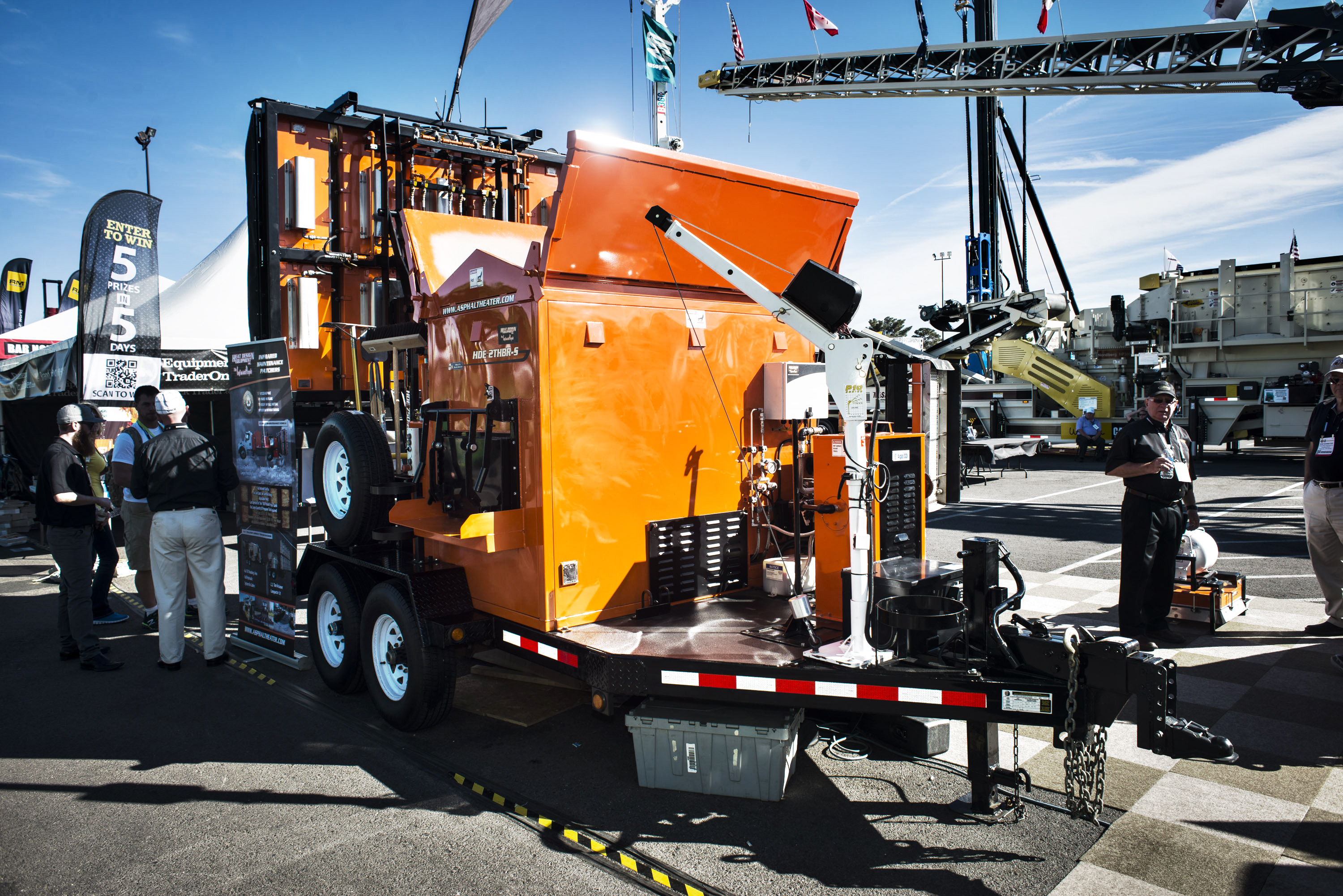 HDE’s revamped asphalt maintenance trailer HDE asphalt maintenance trailer
