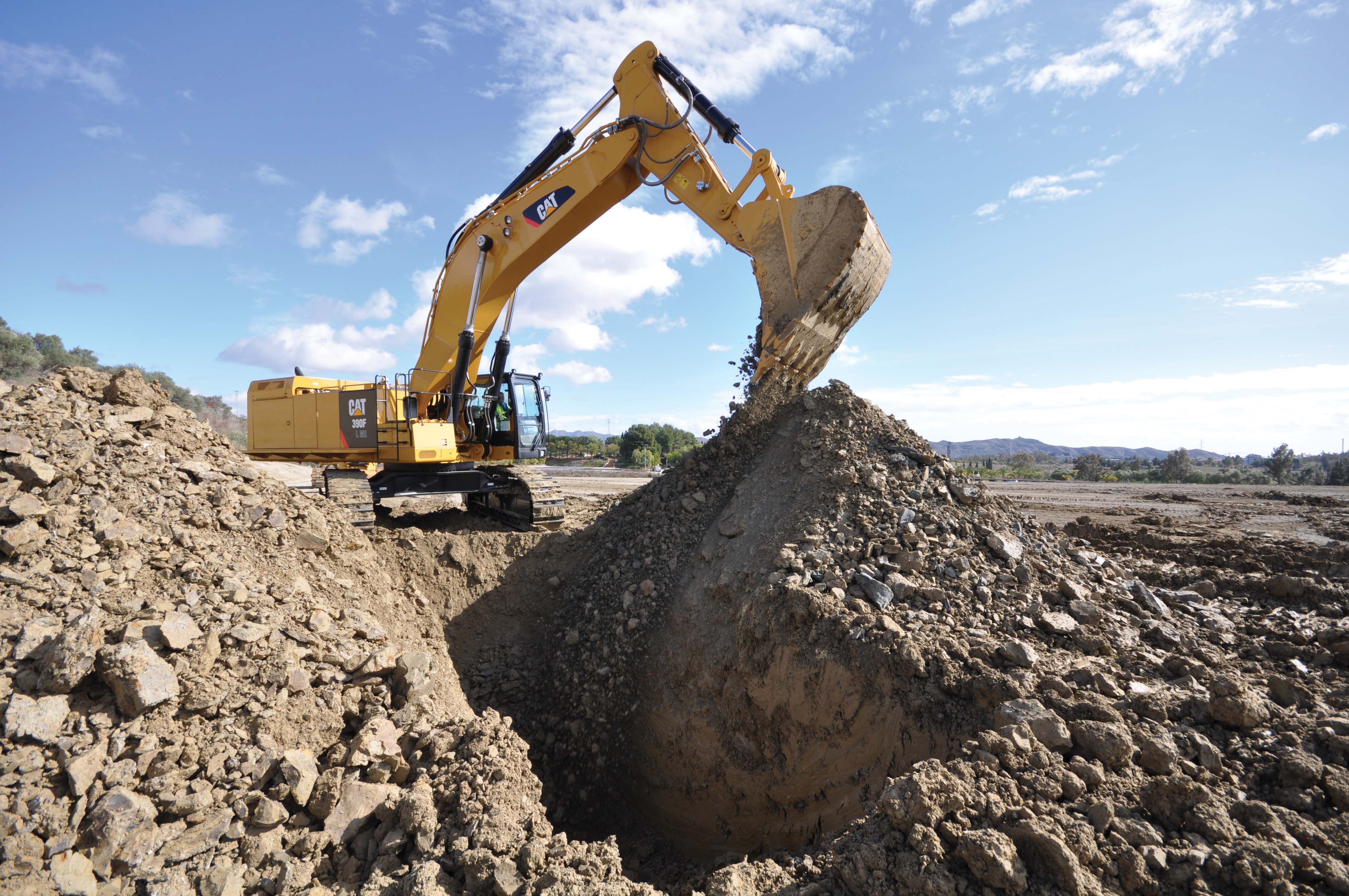 Caterpillar’s new 390F excavator in action at the Cat Malaga Demonstration Centre Caterpillar 390f Excavator at demonstration centre