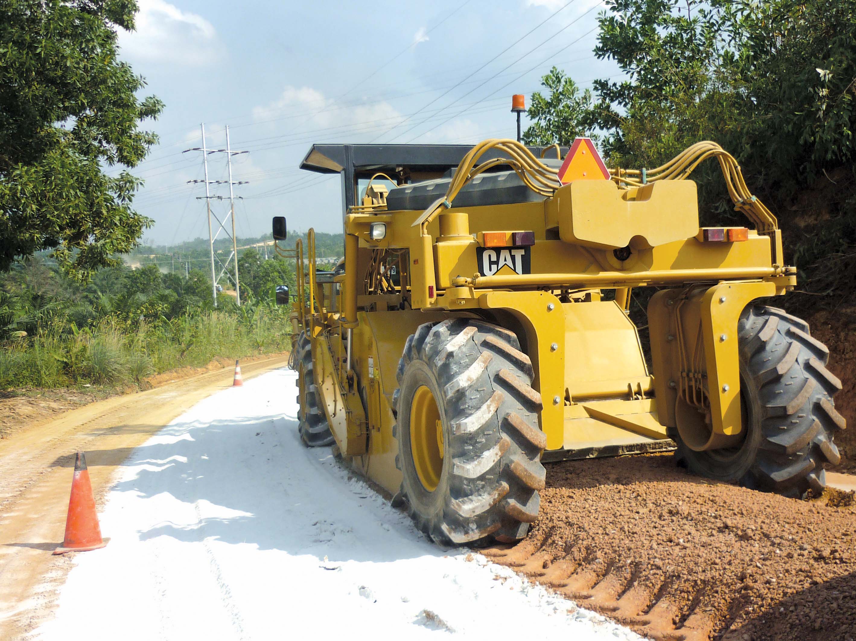 The proven stabilisation technique is well-suited to job site conditions in Indonesia Cat RM500 Reclaimer/Stabiliser