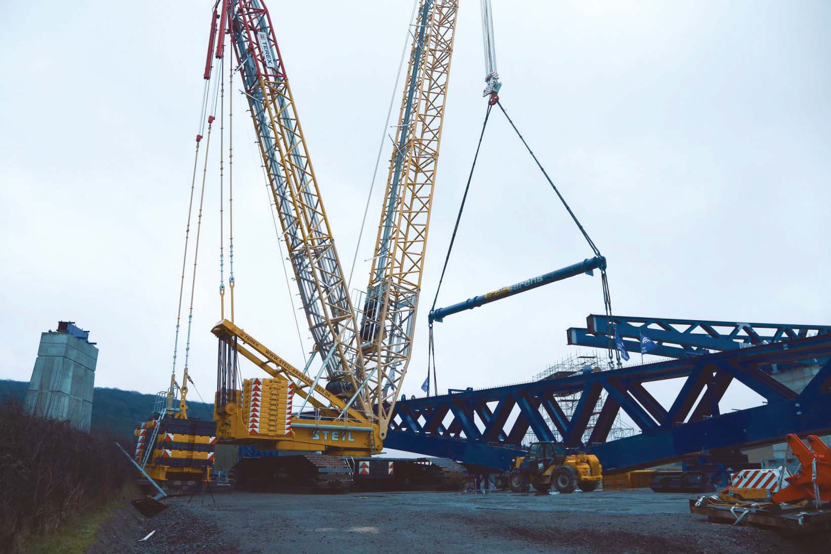 Terex crawler crane carries out tricky bridge lift in Luxeumburg Terex Crane 3800 Lifit