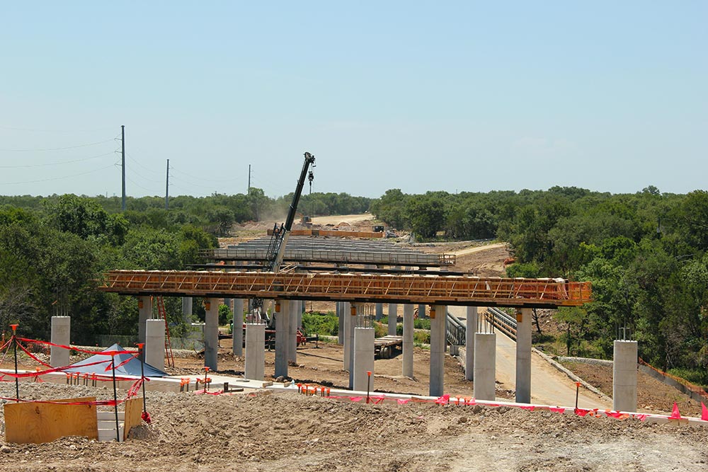 Conventional technology was utilised to construct Bear Creek Bridge